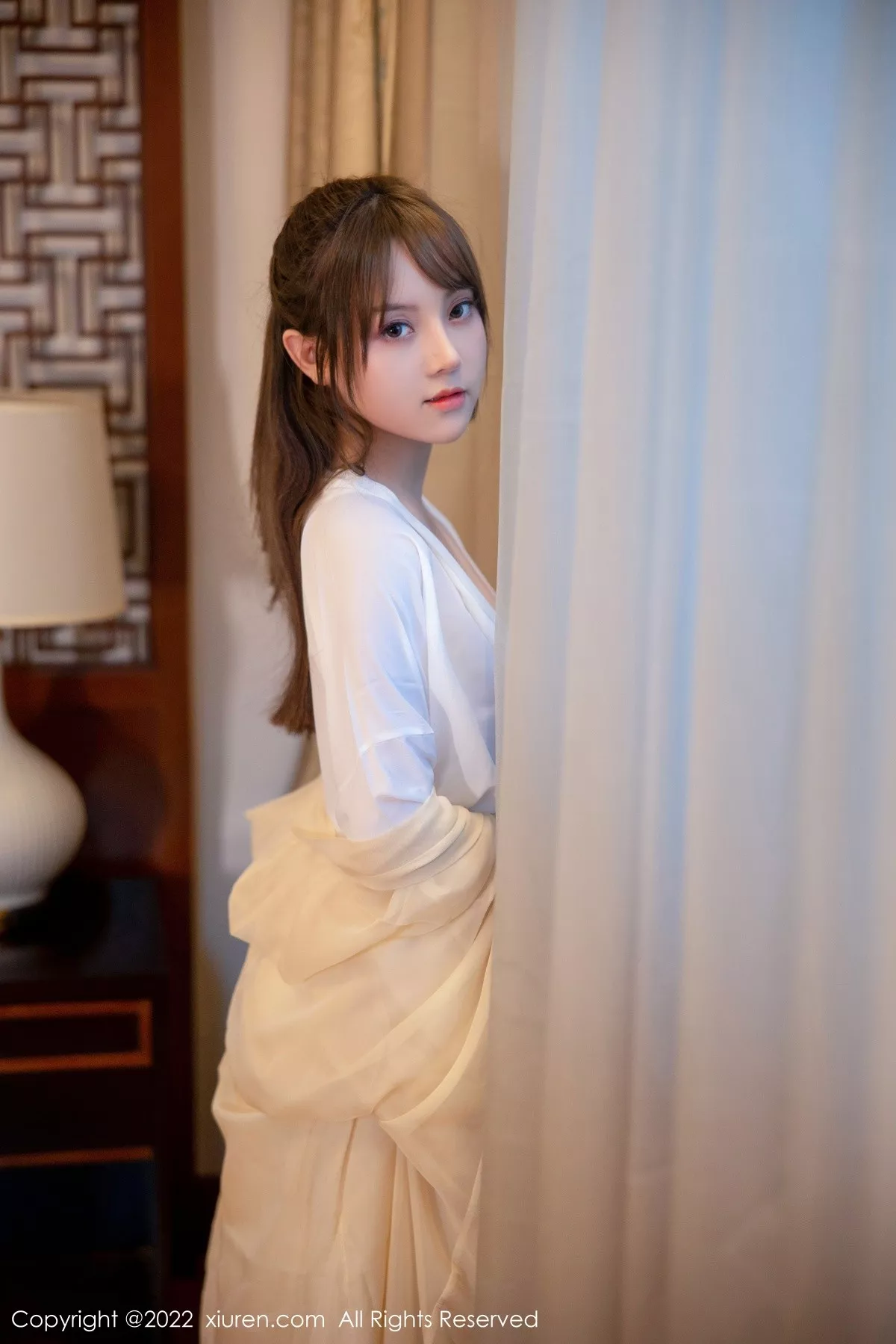 秀人集.com_[XiuRen秀人网]No.5653_模特豆瓣酱私房性感白色古装服饰半脱露白嫩豪乳惹火诱惑写真77P