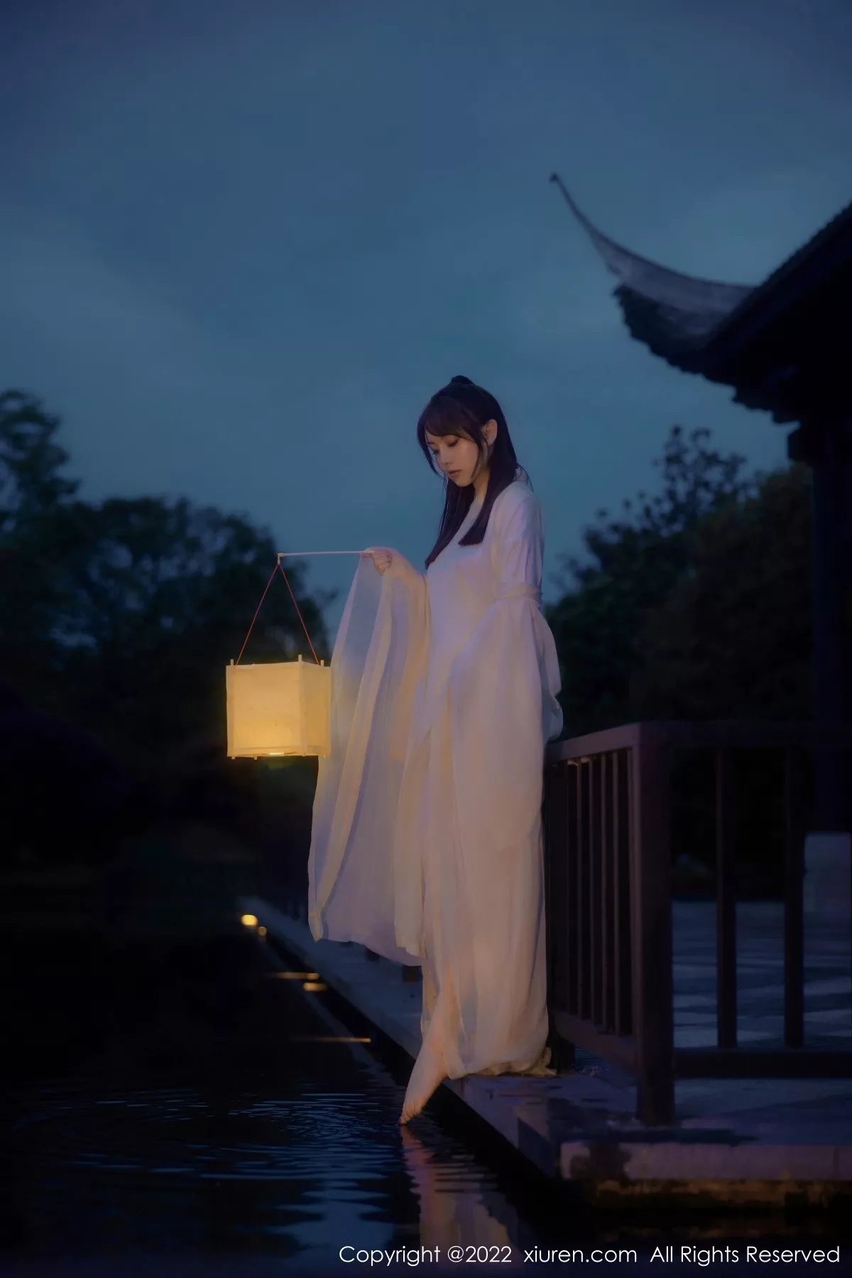 秀人集.com_[XiuRen秀人网]No.5653_模特豆瓣酱私房性感白色古装服饰半脱露白嫩豪乳惹火诱惑写真77P