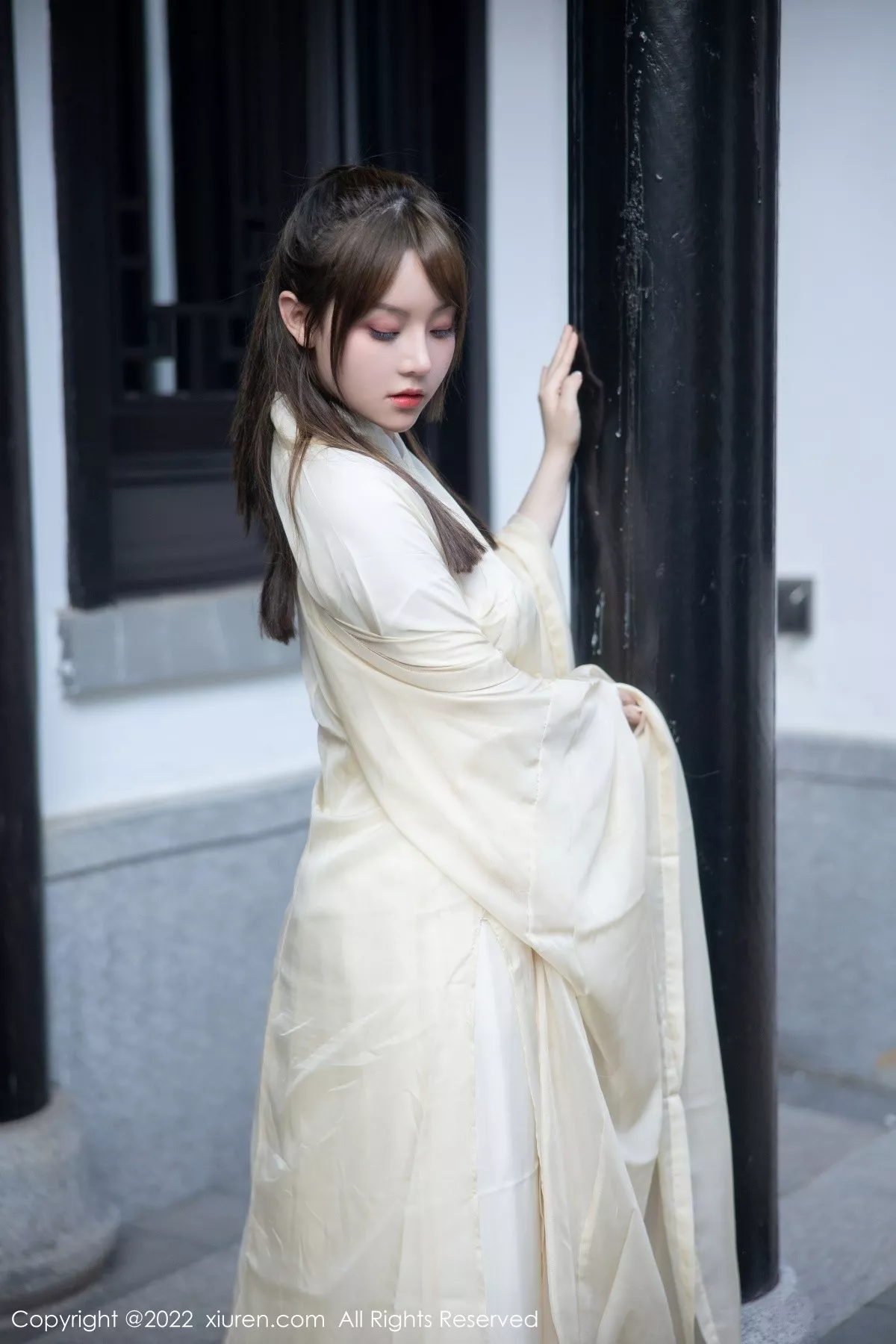 秀人集.com_[XiuRen秀人网]No.5653_模特豆瓣酱私房性感白色古装服饰半脱露白嫩豪乳惹火诱惑写真77P