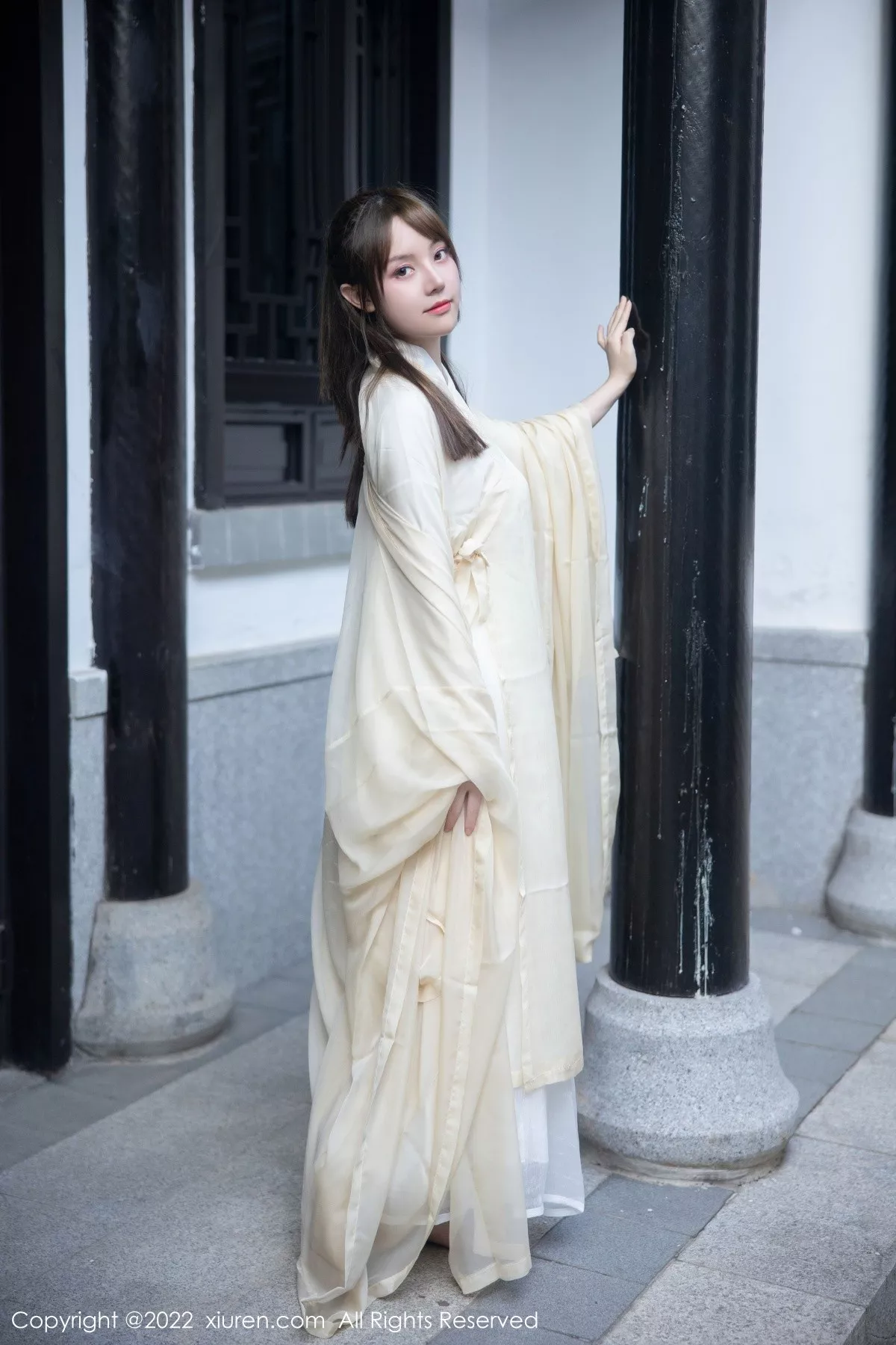 秀人集.com_[XiuRen秀人网]No.5653_模特豆瓣酱私房性感白色古装服饰半脱露白嫩豪乳惹火诱惑写真77P