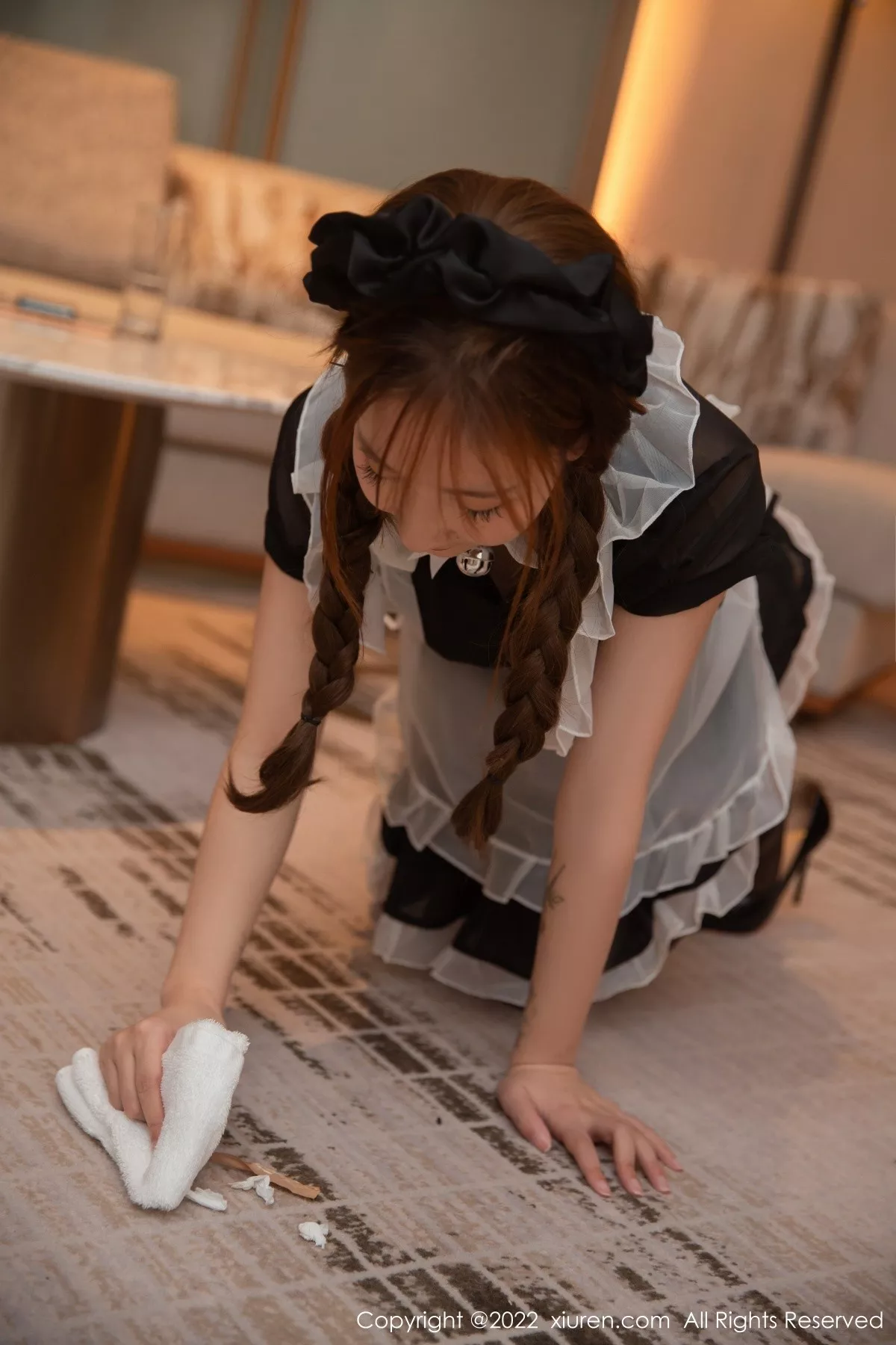 秀人集.com_[XiuRen秀人网]No.5654_模特江真真女仆角色扮演性感黑白围裙露丁字裤秀翘臀诱惑写真73P