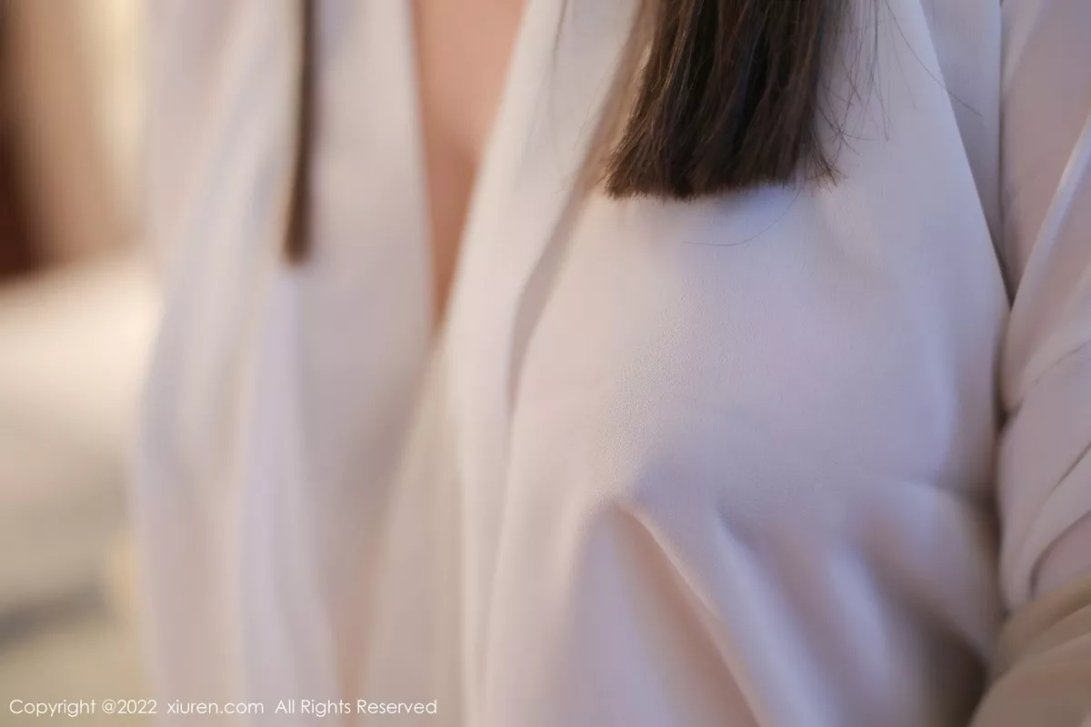 秀人集.com_[XiuRen秀人网]No.5653_模特豆瓣酱私房性感白色古装服饰半脱露白嫩豪乳惹火诱惑写真77P