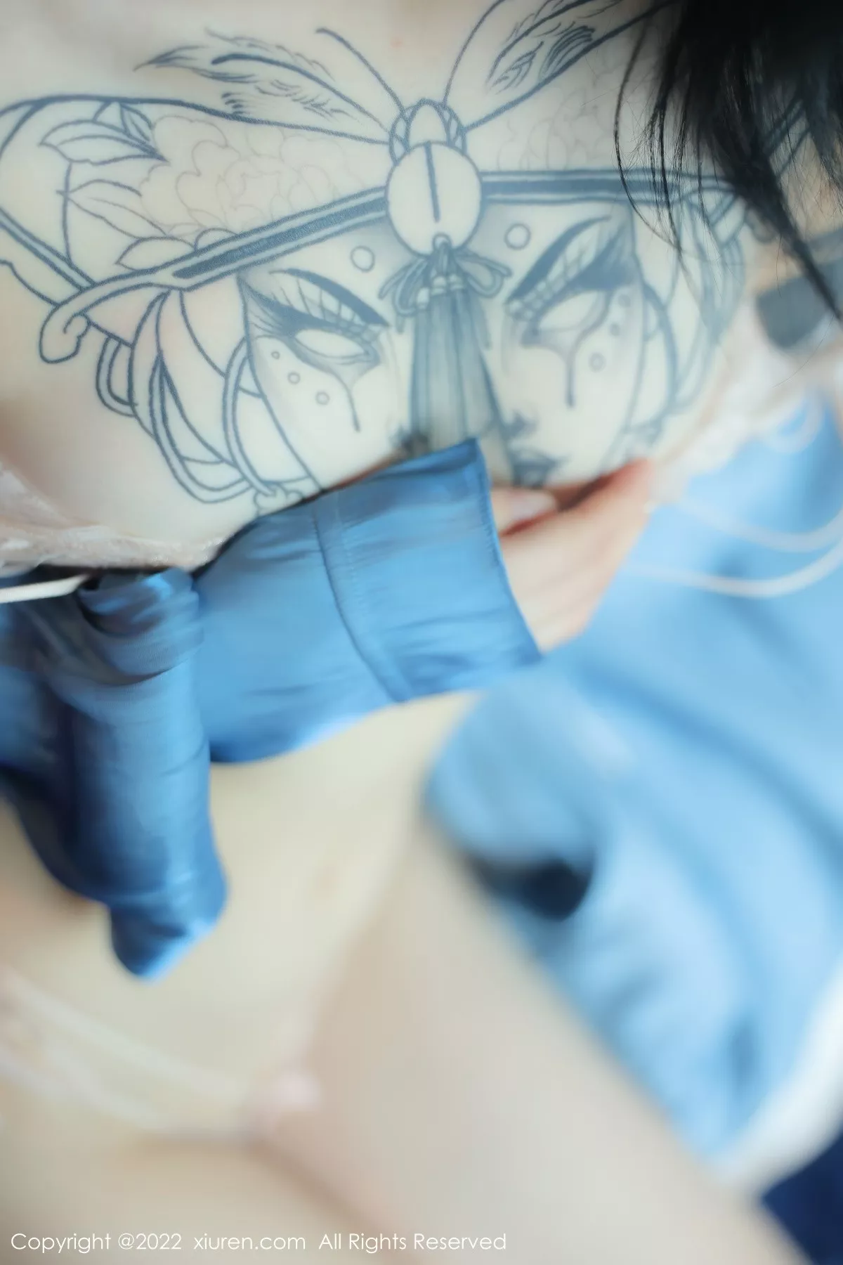 秀人集.com_[XiuRen秀人网]No.5662_模特奶瓶性感蓝色上衣配牛仔短裙半脱露浅色蕾丝内衣诱惑写真97P