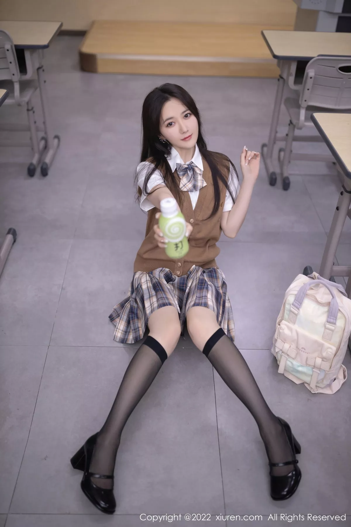 秀人集.com_[XiuRen秀人网]No.5673_模特鱼子酱Fish教师回忆录主题性感白色内衣秀完美身材诱惑写真80P