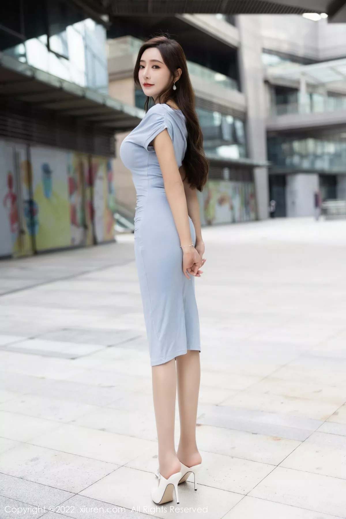 秀人集.com_[XiuRen秀人网]No.5674_女神王馨瑶yanni脱蓝灰连衣裙露紫色蕾丝内衣超薄肉丝诱惑写真90P