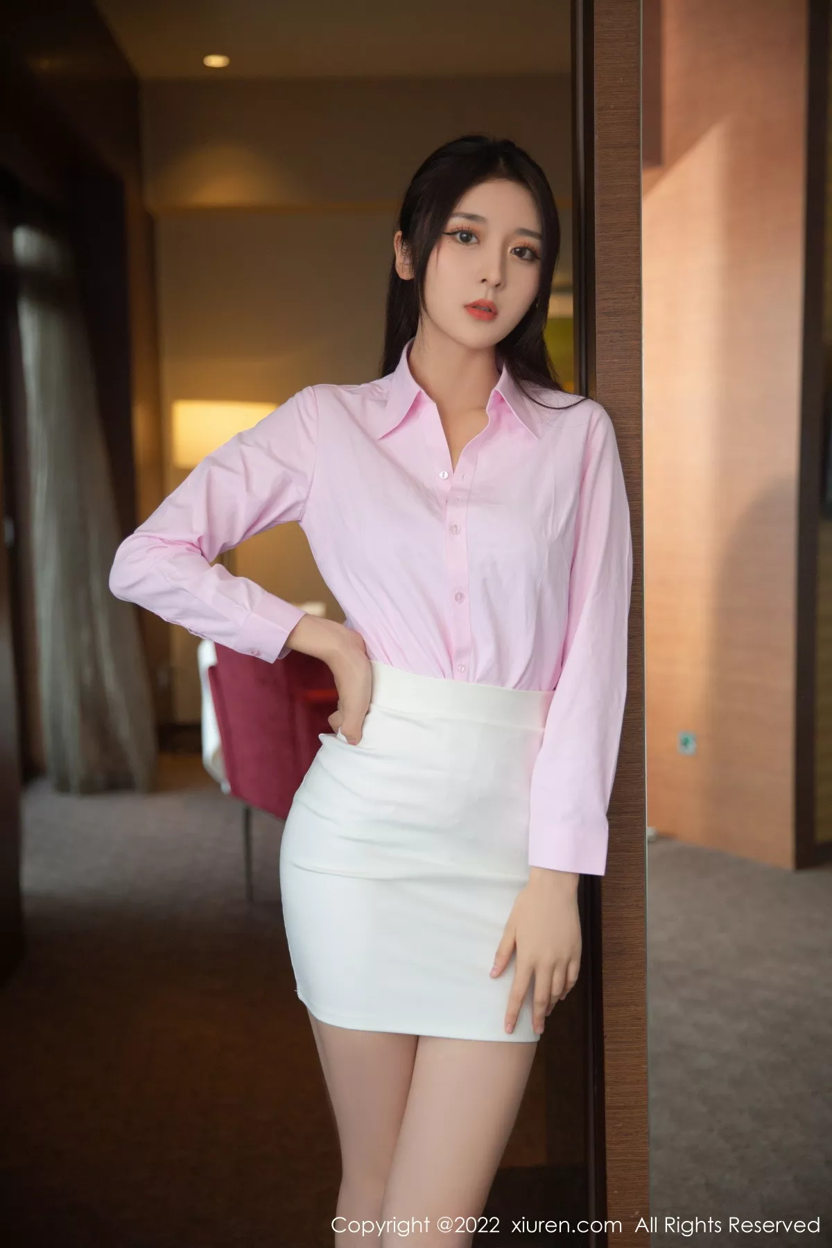 秀人集.com_[XiuRen秀人网]No.5667_模特夏甜甜粉色上衣配白短裙露黑色蕾丝内衣超薄肉丝诱惑写真72P