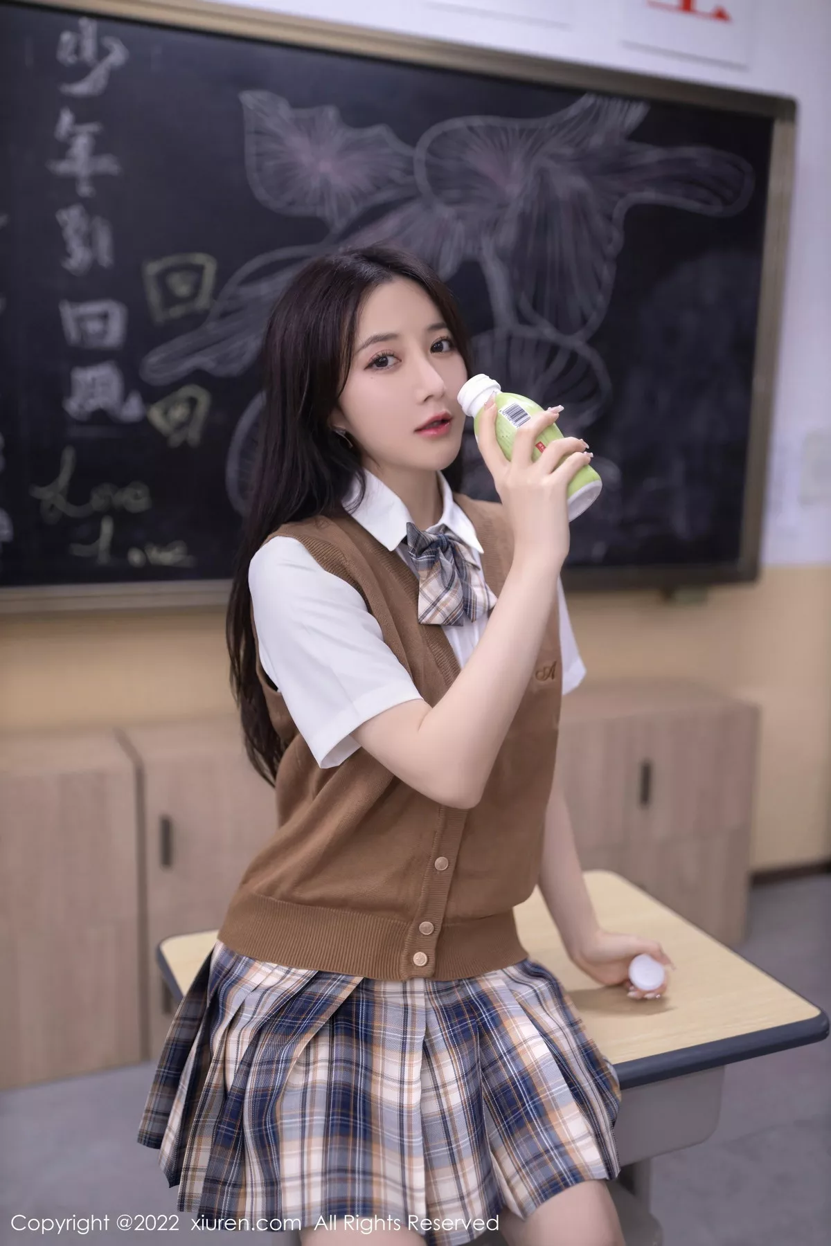 秀人集.com_[XiuRen秀人网]No.5673_模特鱼子酱Fish教师回忆录主题性感白色内衣秀完美身材诱惑写真80P