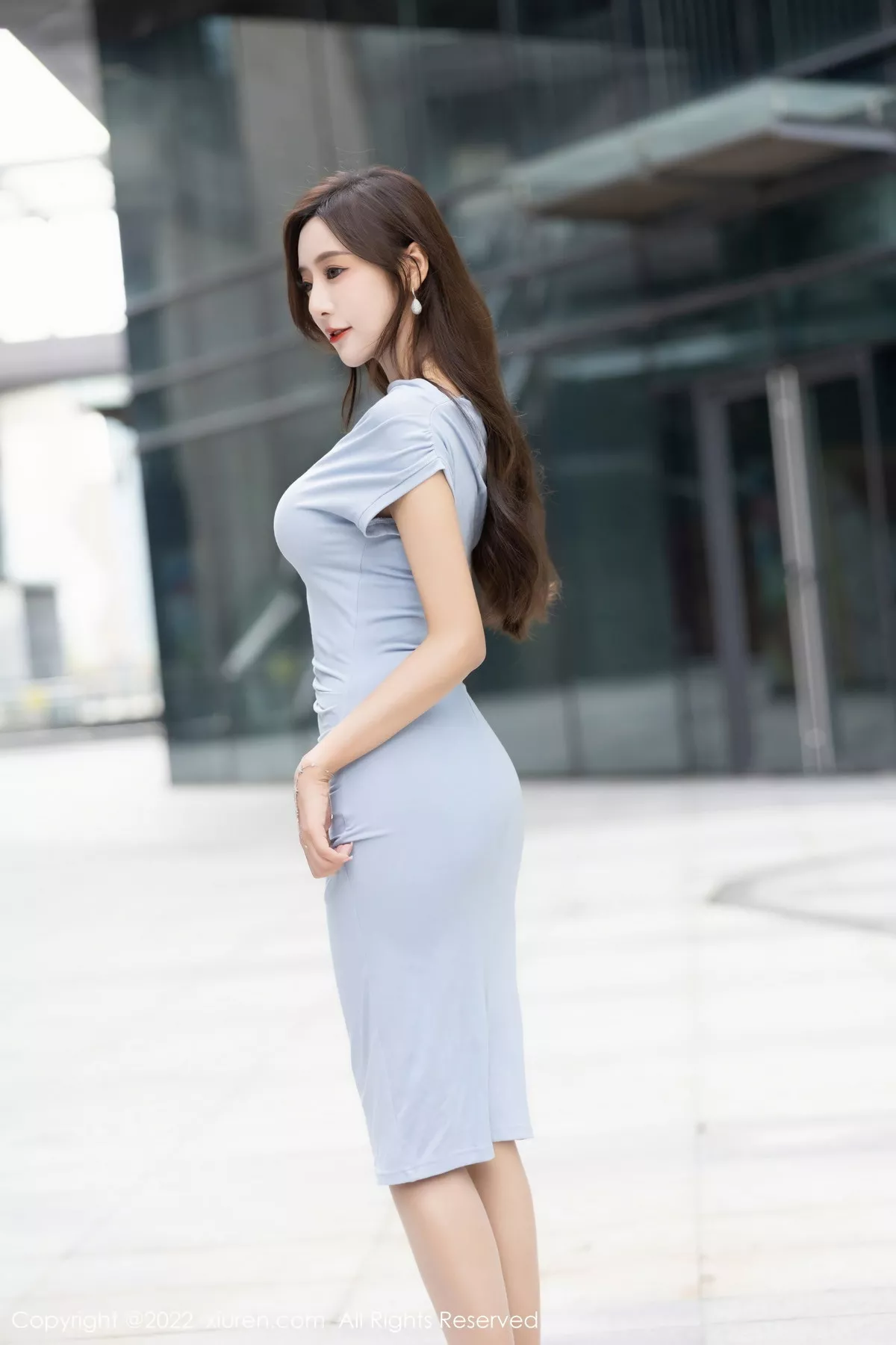 秀人集.com_[XiuRen秀人网]No.5674_女神王馨瑶yanni脱蓝灰连衣裙露紫色蕾丝内衣超薄肉丝诱惑写真90P