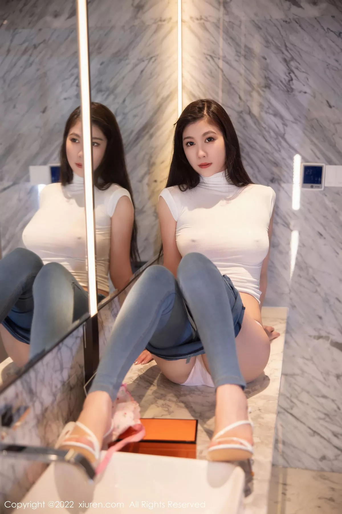 秀人集.com_[XiuRen秀人网]No.5677_模特李雅柔白色紧身上衣配蓝色牛仔裤露浅色内衣高挑迷人写真84P