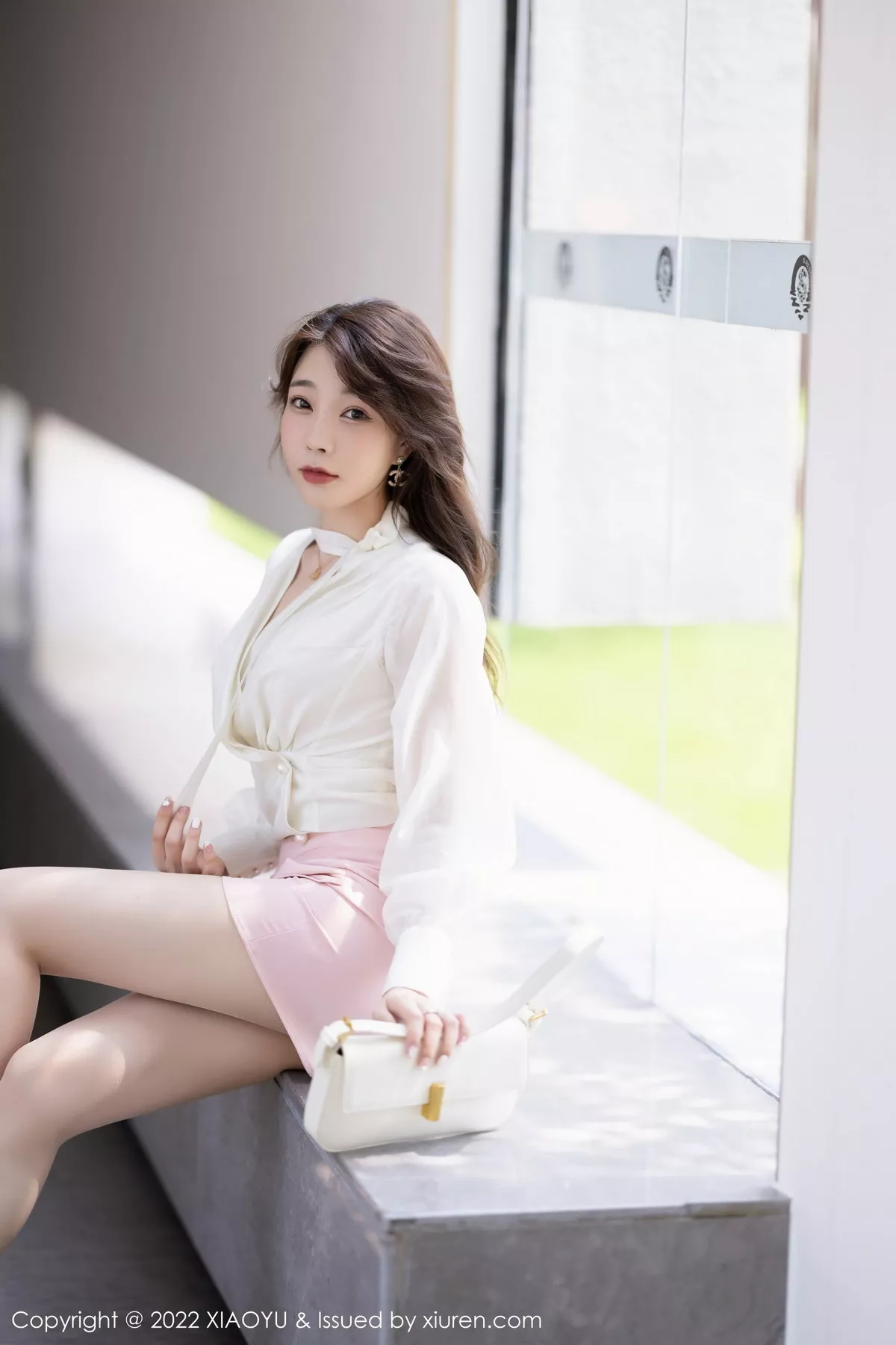 秀人集.com_[XiaoYu画语界]Vol.876_女神徐莉芝Booty白色上衣配粉短裙露粉色蕾丝内衣撩人诱惑写真85P