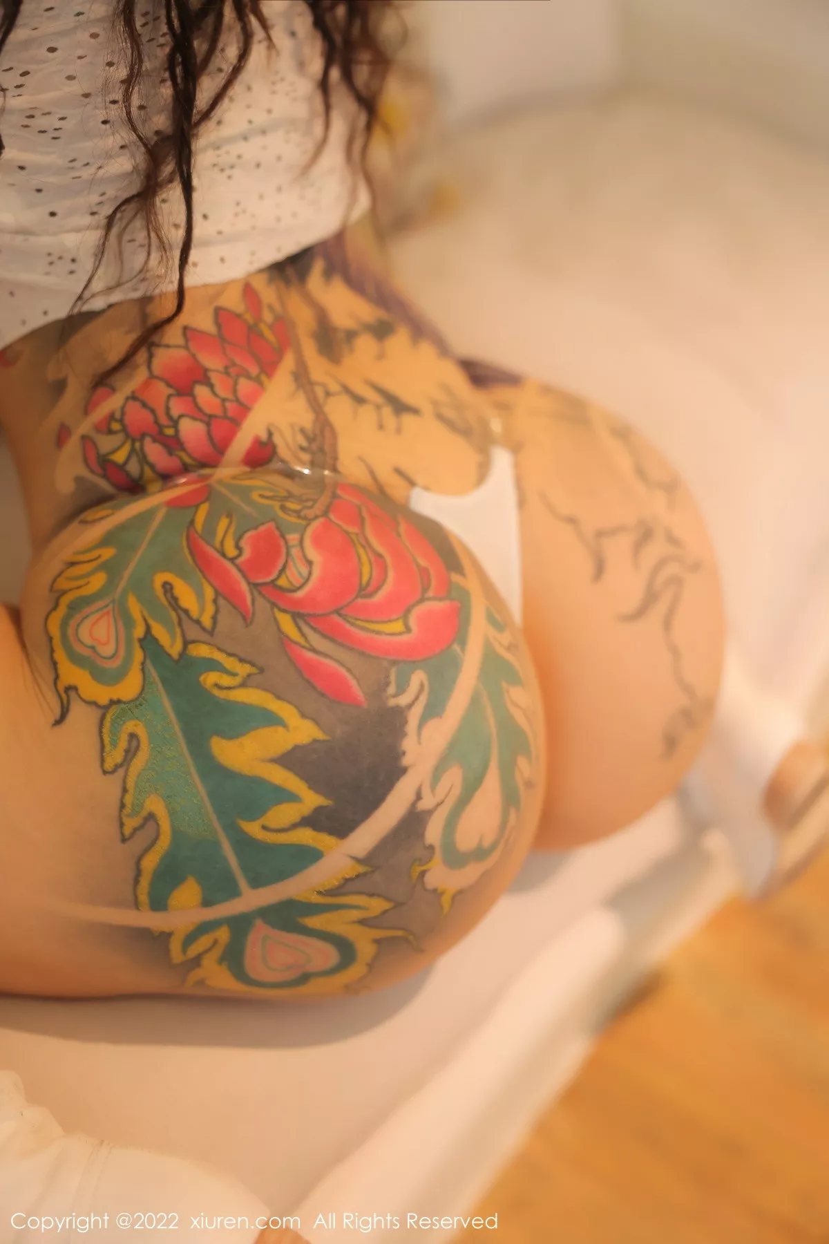 秀人集.com_[XiuRen秀人网]No.5683_模特文静儿户外性感白色缕空服饰秀魔鬼身材浑圆翘臀诱惑写真84P