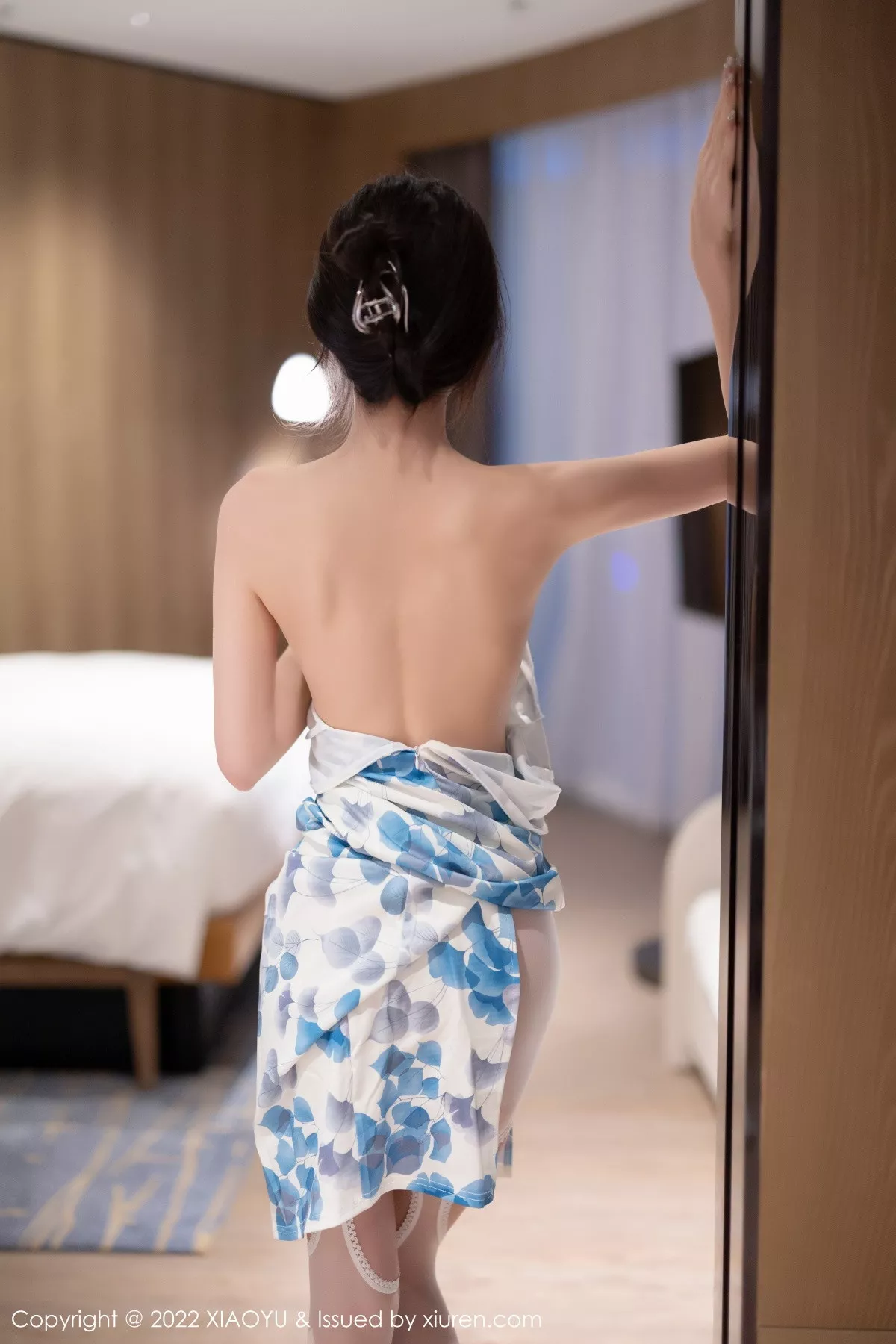 秀人集.com_[XiaoYu画语界]Vol.877_模特林星阑性感露肩带图案连衣短配超薄白丝袜秀美腿迷人写真85P