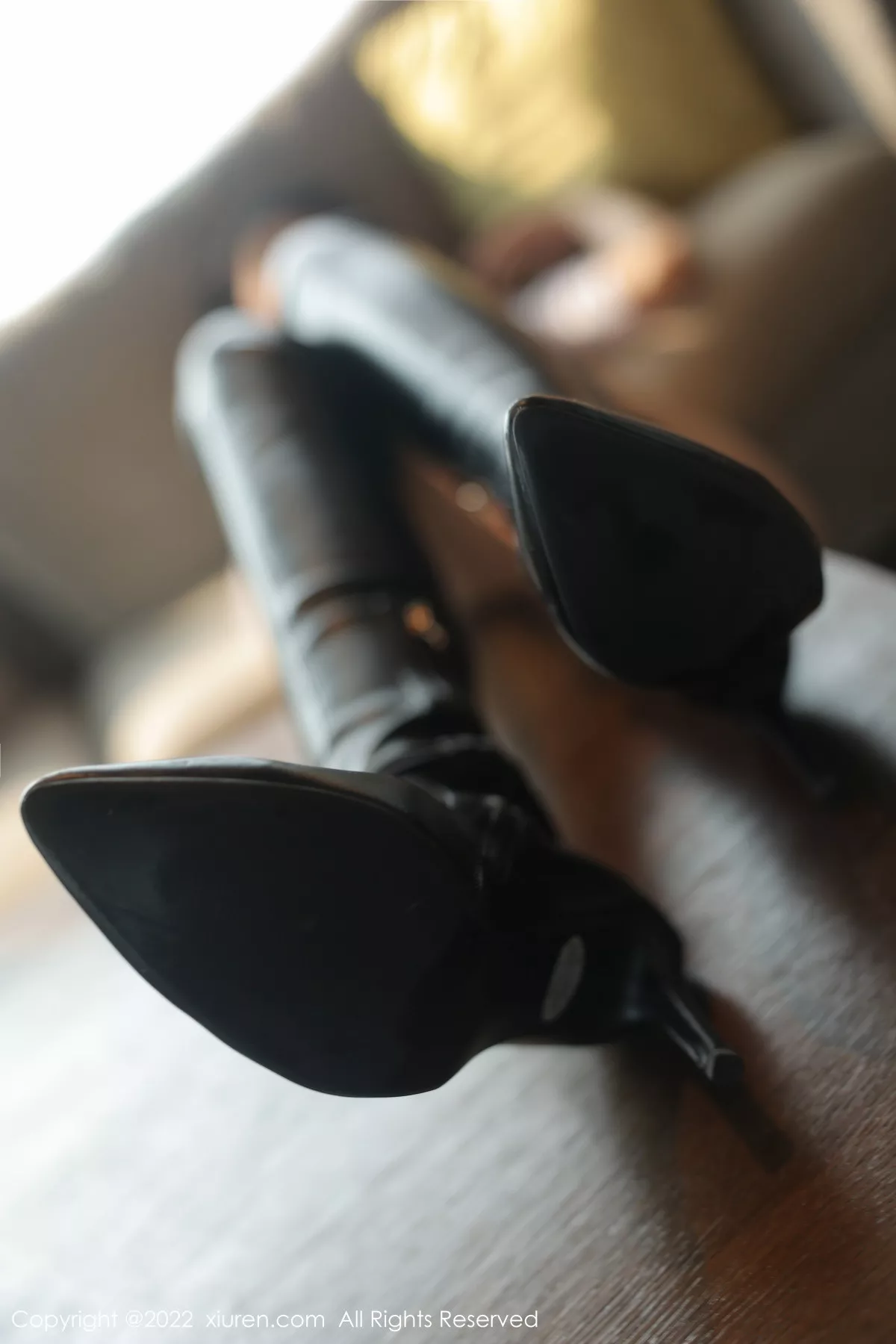 秀人集.com_[XiuRen秀人网]No.5681_模特葛征大理旅拍性感白T配黑色皮短裙露黑色蕾丝内衣诱惑写真73P