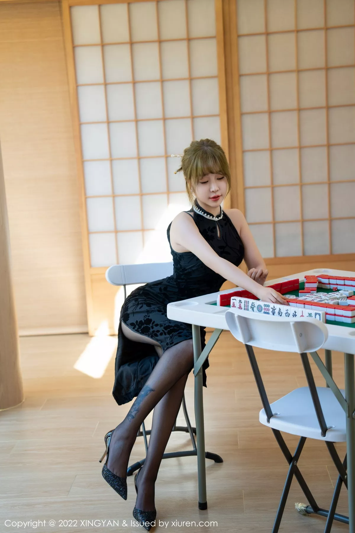 秀人集.com_[XINGYAN星颜社]VOL.148_女神王雨纯棋牌室性感黑色礼裙露蕾丝内衣配超薄黑丝诱惑写真72P
