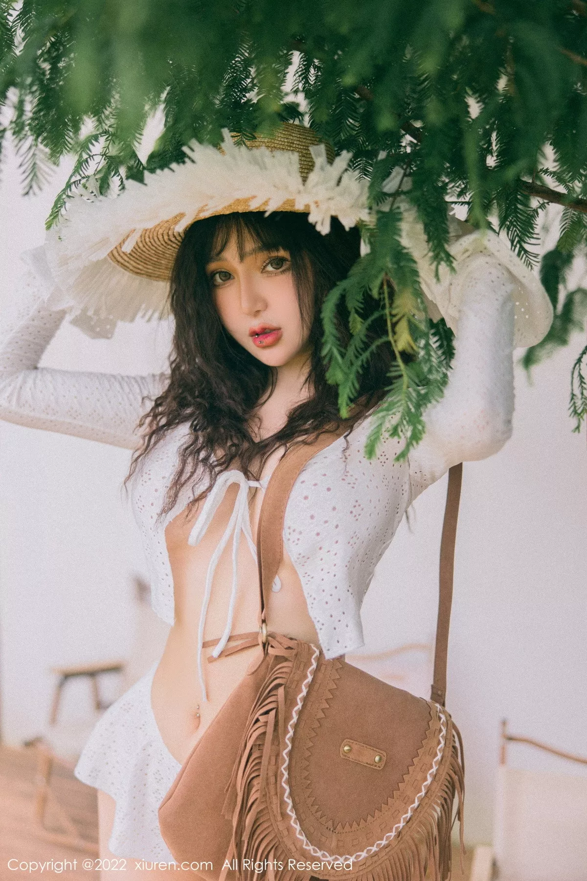 秀人集.com_[XiuRen秀人网]No.5683_模特文静儿户外性感白色缕空服饰秀魔鬼身材浑圆翘臀诱惑写真84P