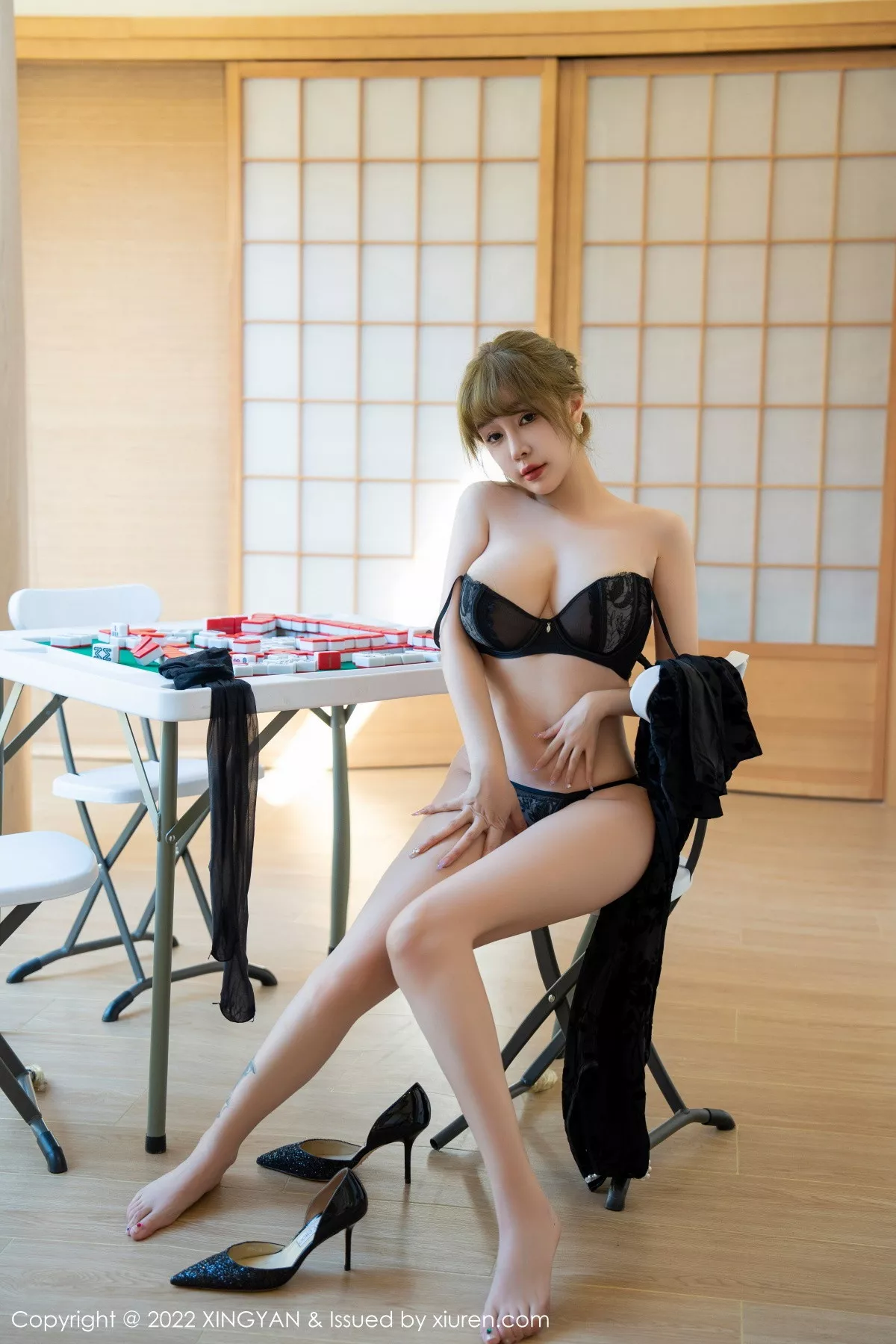 秀人集.com_[XINGYAN星颜社]VOL.148_女神王雨纯棋牌室性感黑色礼裙露蕾丝内衣配超薄黑丝诱惑写真72P