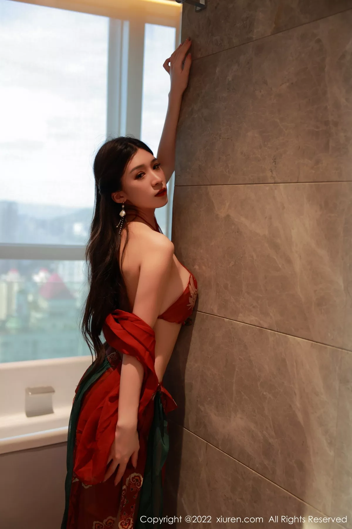 秀人集.com_[XiuRen秀人网]No.5682_模特hebe韩心雨香格里拉旅拍橙灰色比基尼秀完美身材诱惑写真63P