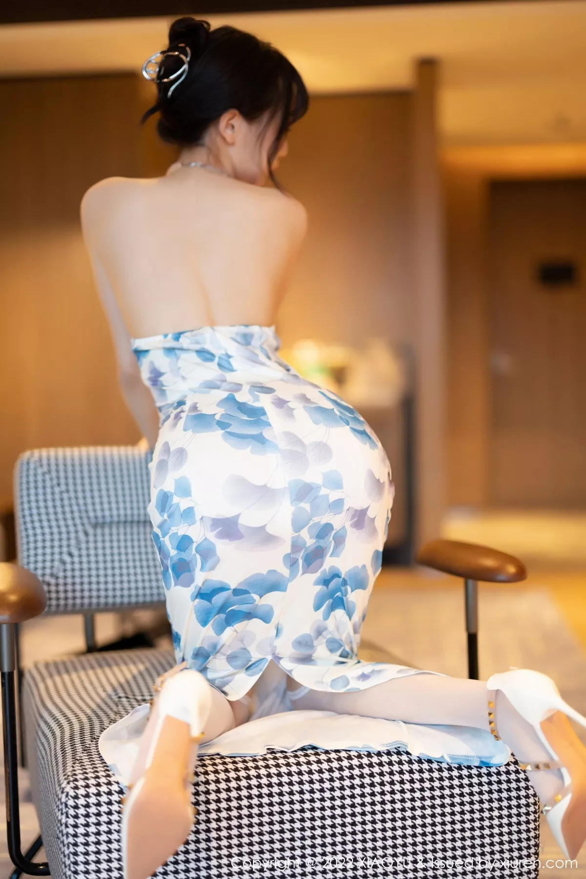 秀人集.com_[XiaoYu画语界]Vol.877_模特林星阑性感露肩带图案连衣短配超薄白丝袜秀美腿迷人写真85P