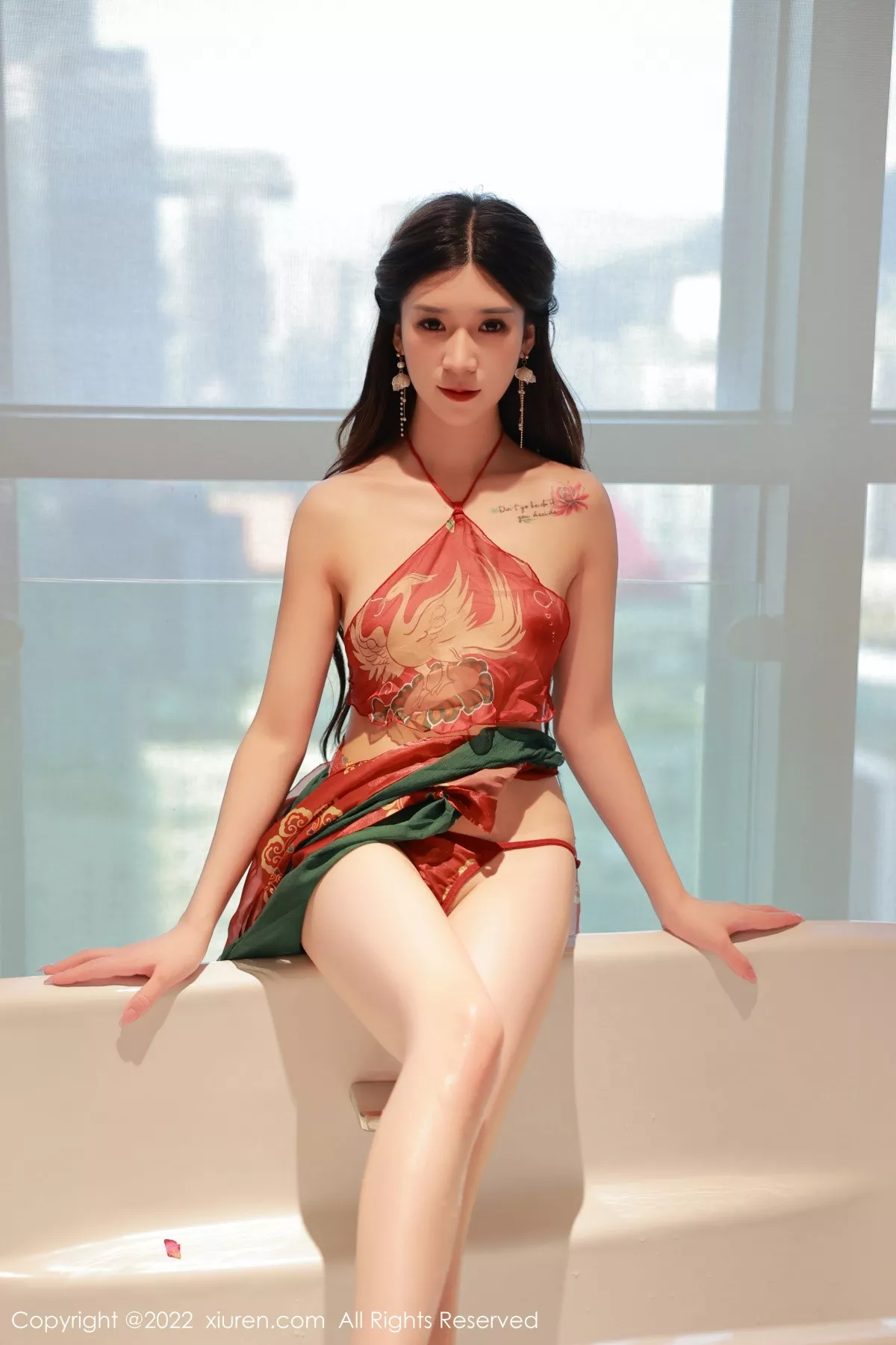 秀人集.com_[XiuRen秀人网]No.5682_模特hebe韩心雨香格里拉旅拍橙灰色比基尼秀完美身材诱惑写真63P