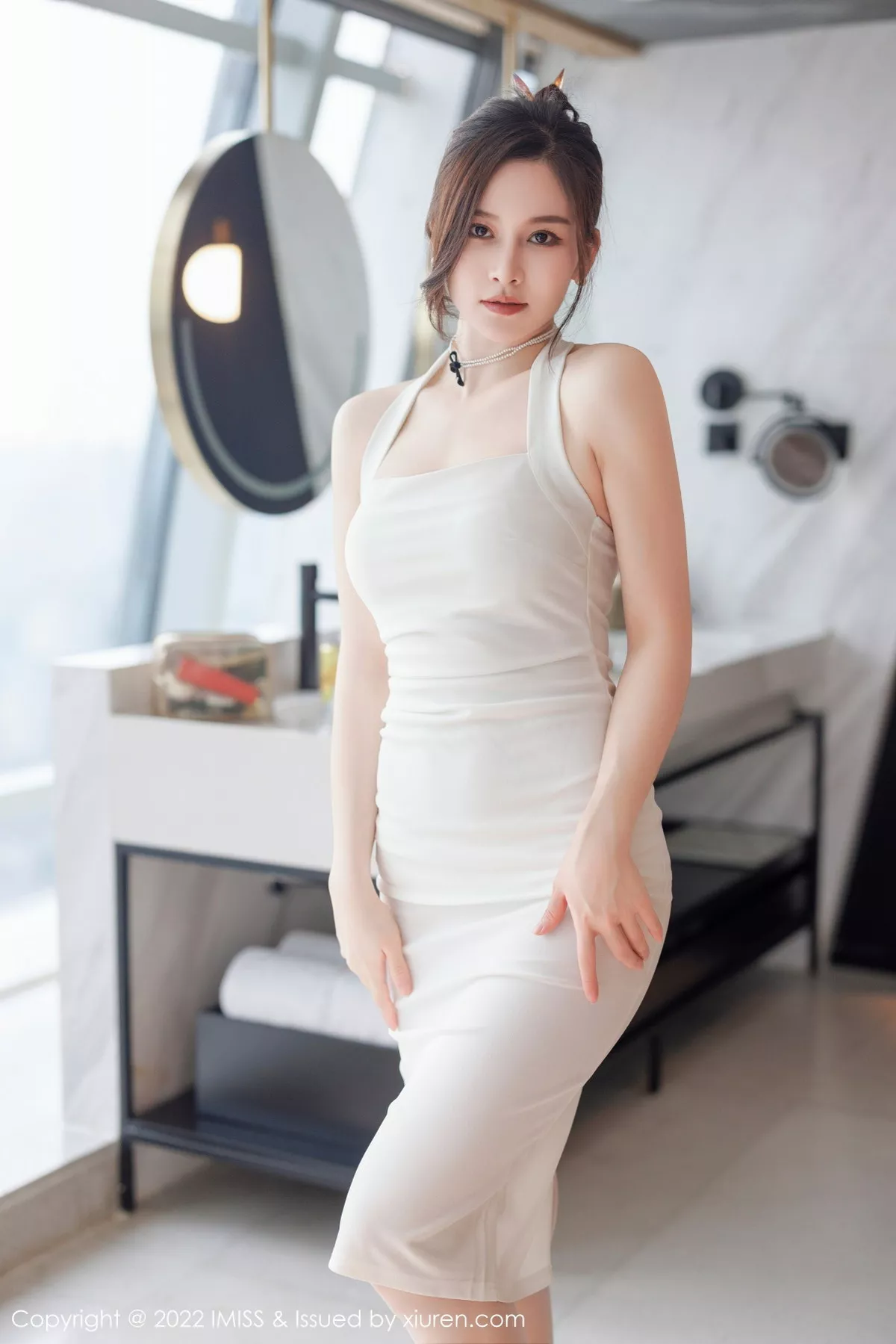 秀人集.com_[IMISS爱蜜社]Vol.705_气质美女Vanessa脱白色连衣长裙露白色内衣配超薄肉丝诱惑写真78P