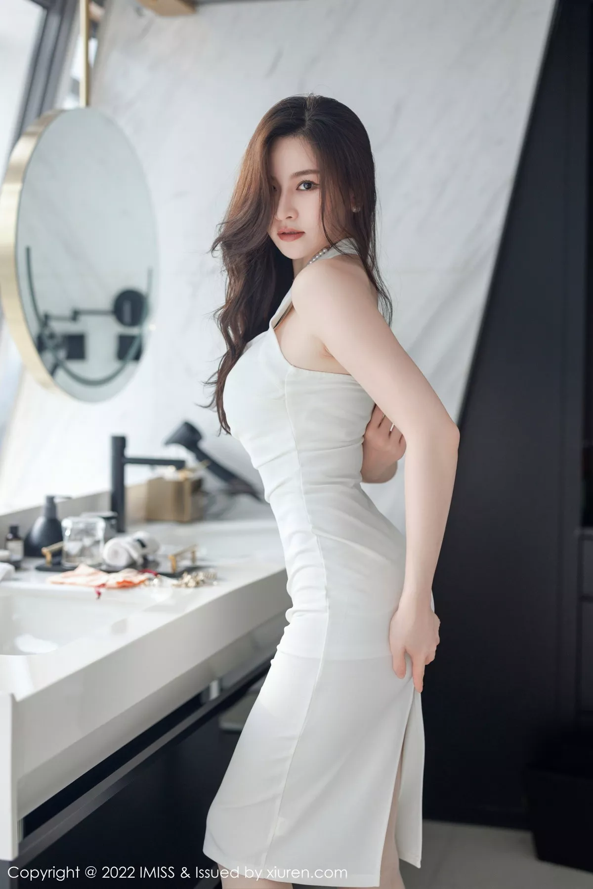 秀人集.com_[IMISS爱蜜社]Vol.705_气质美女Vanessa脱白色连衣长裙露白色内衣配超薄肉丝诱惑写真78P