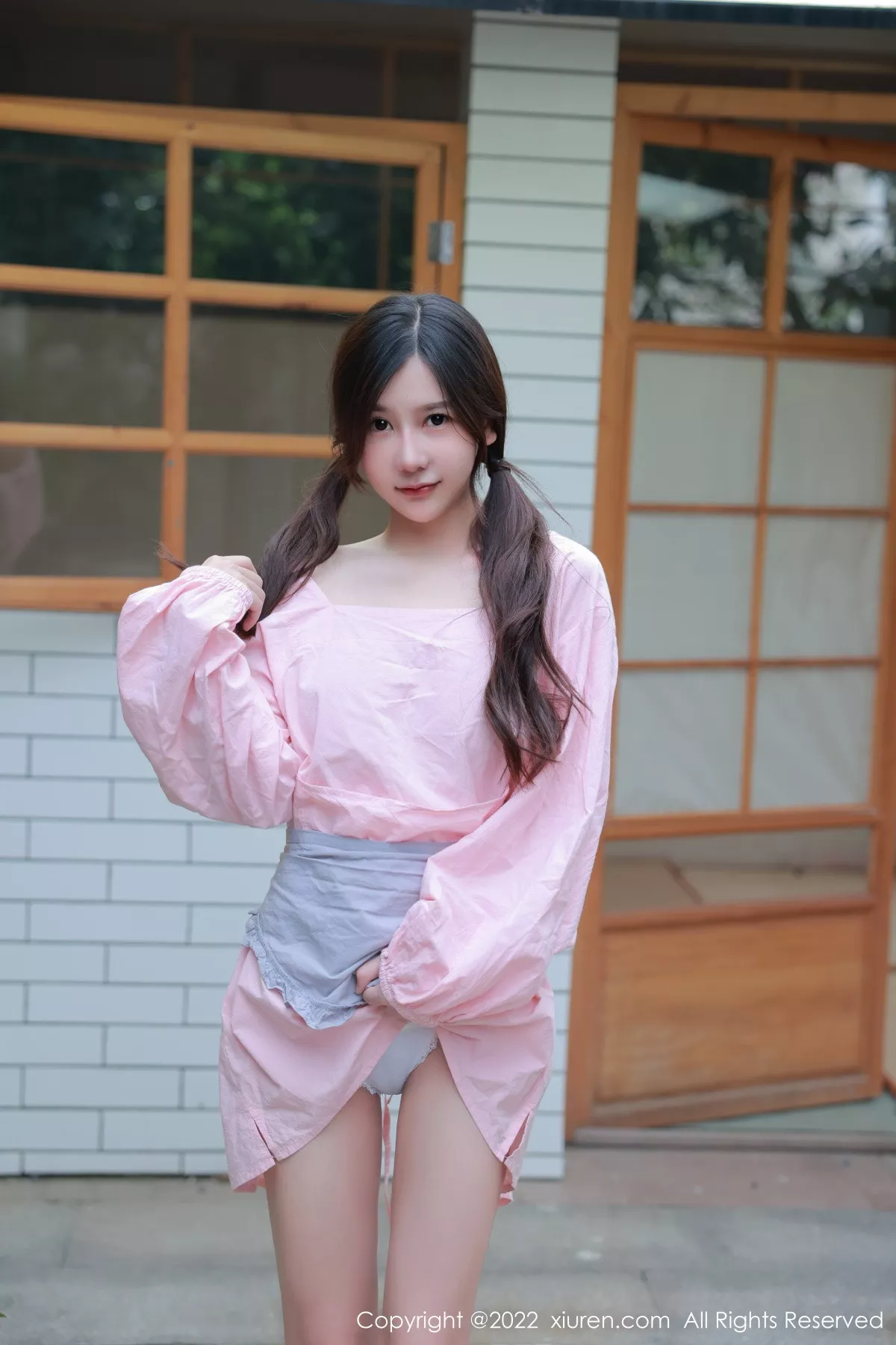 秀人集.com_[XiuRen秀人网]No.5697_模特尹甜甜豆腐店拍摄粉色服饰秀完美身材露性感美腿迷人写真52P