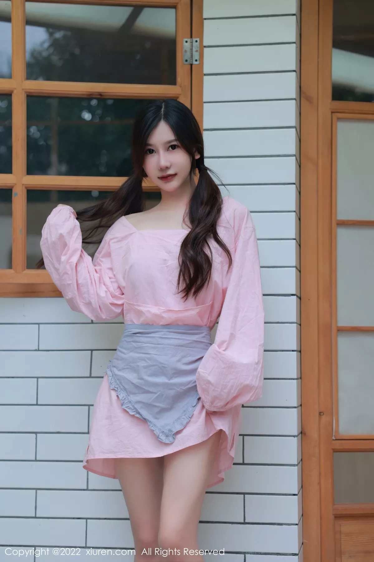 秀人集.com_[XiuRen秀人网]No.5697_模特尹甜甜豆腐店拍摄粉色服饰秀完美身材露性感美腿迷人写真52P
