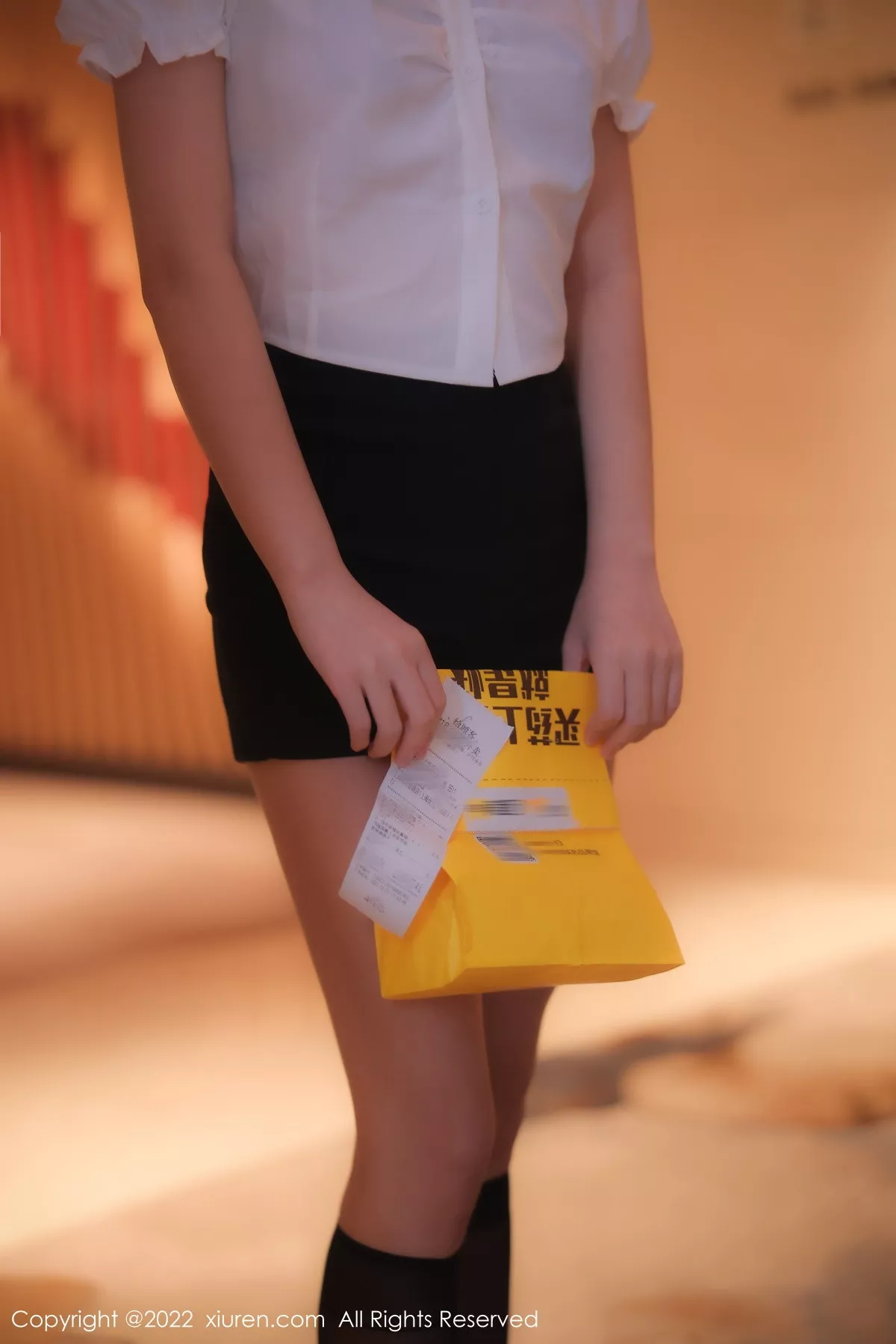 秀人集.com_[XiuRen秀人网]No.5702_新人模特美羊羊宾馆里性感白T配黑短裤露性感薄纱内衣诱惑写真88P