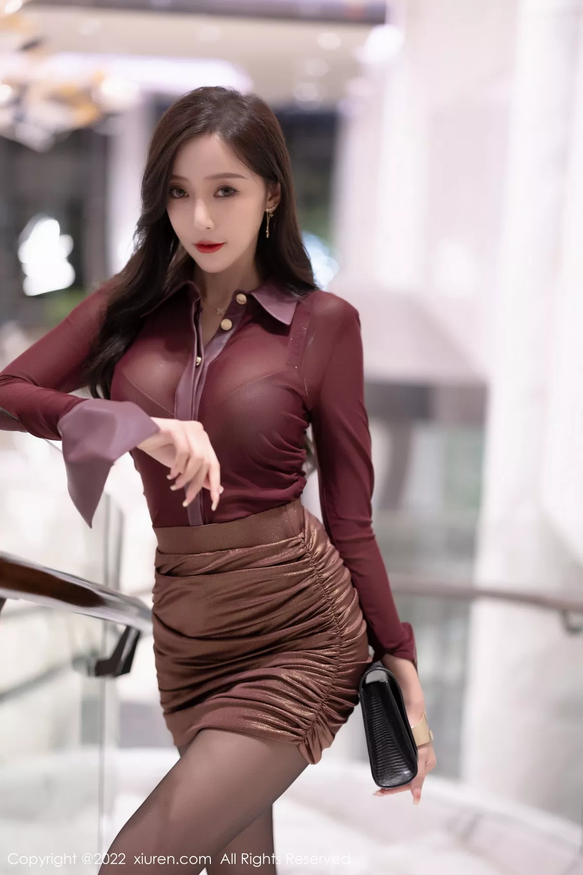 秀人集.com_[XiuRen秀人网]No.5707_女神王馨瑶yanni性感暗红色薄纱上衣配短裙秀完美身材诱惑写真90P