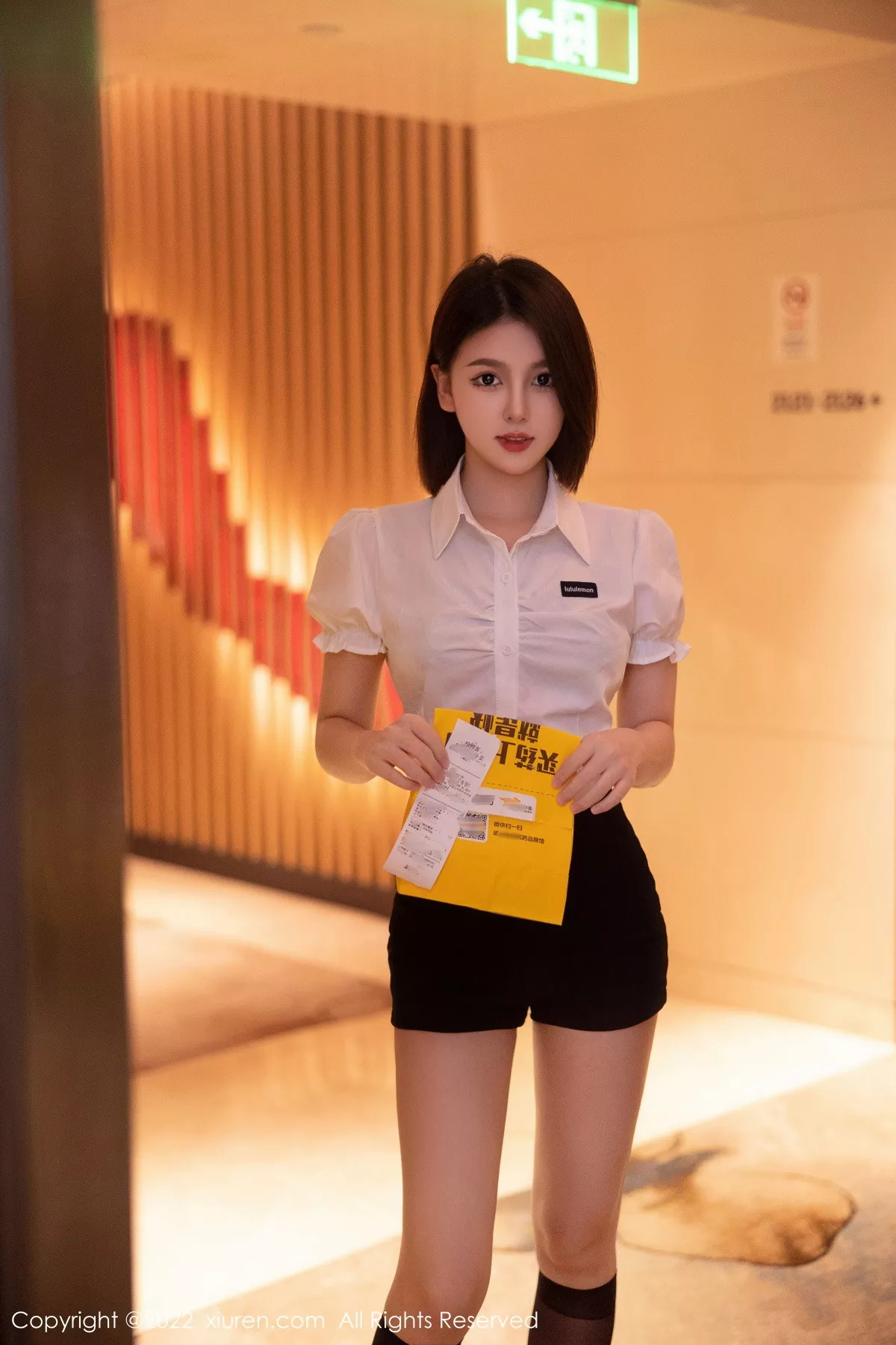 秀人集.com_[XiuRen秀人网]No.5702_新人模特美羊羊宾馆里性感白T配黑短裤露性感薄纱内衣诱惑写真88P