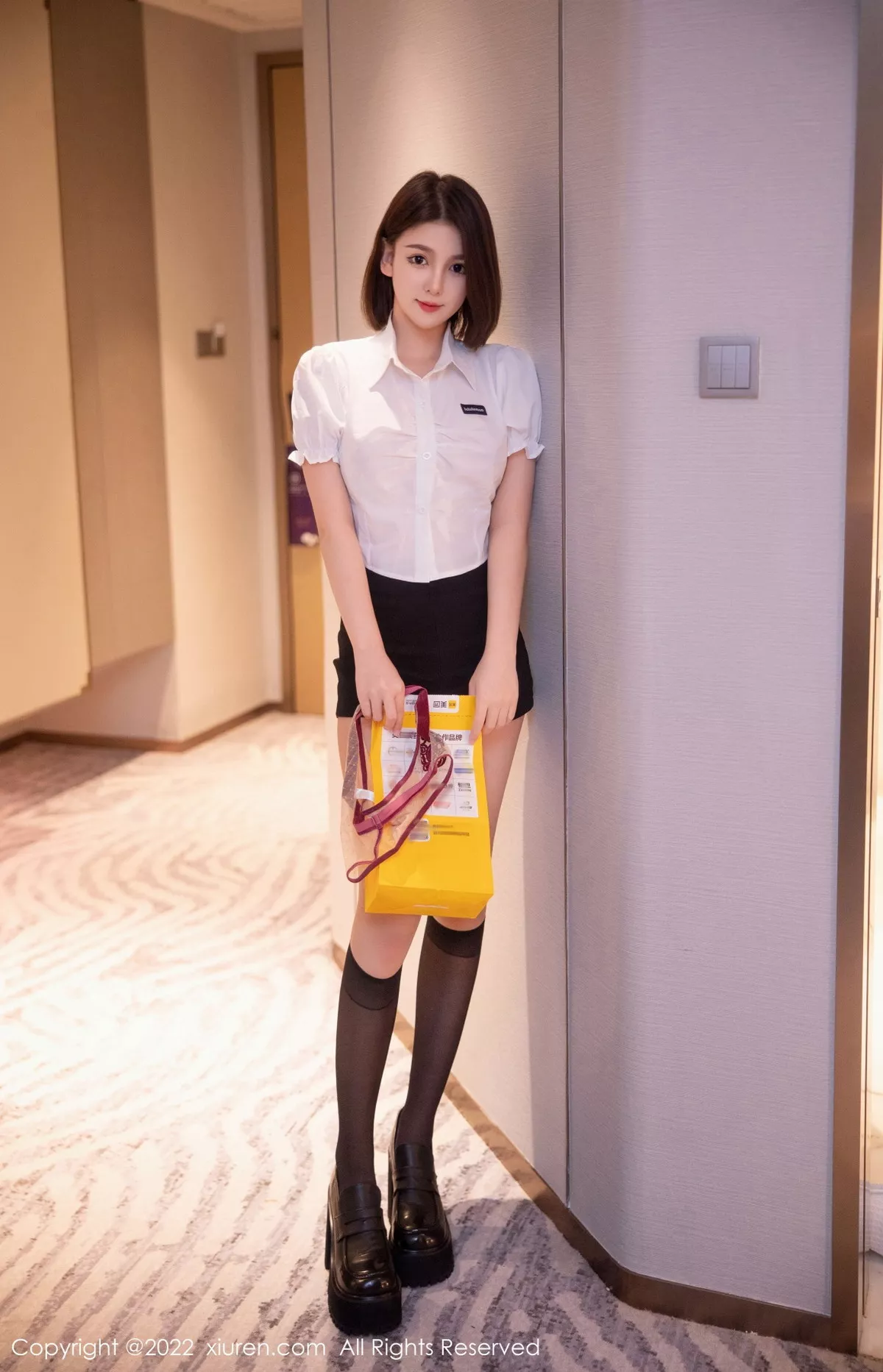 秀人集.com_[XiuRen秀人网]No.5702_新人模特美羊羊宾馆里性感白T配黑短裤露性感薄纱内衣诱惑写真88P