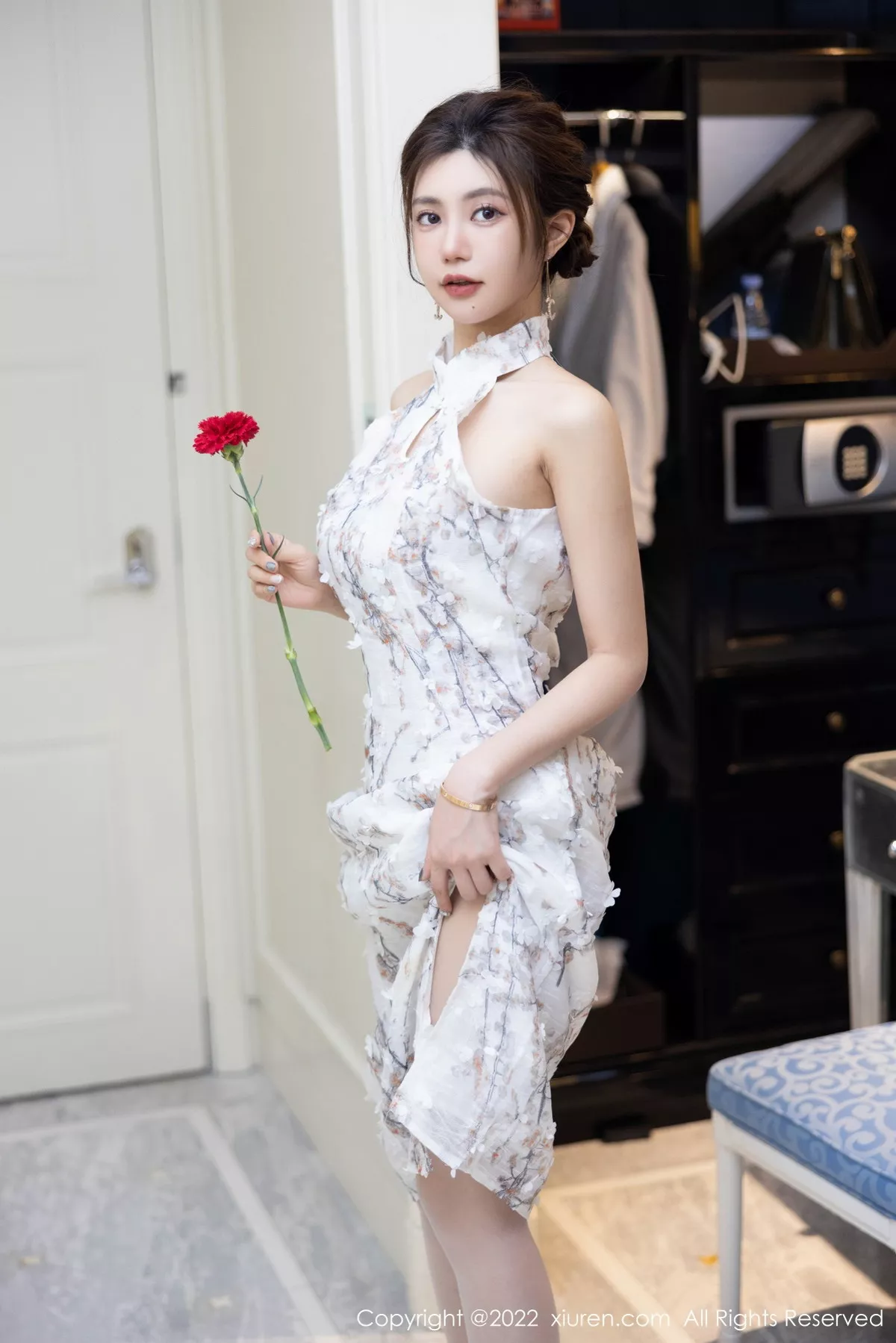 秀人集.com_[XiuRen秀人网]No.5713_女神绮里嘉ula心愿旅拍性感图案旗袍配开档白丝撩人诱惑写真97P