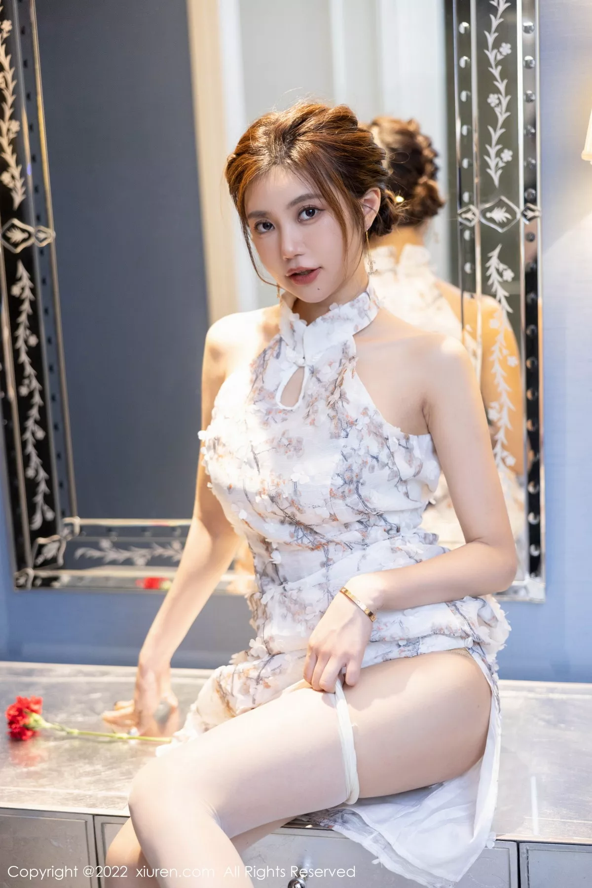 秀人集.com_[XiuRen秀人网]No.5713_女神绮里嘉ula心愿旅拍性感图案旗袍配开档白丝撩人诱惑写真97P