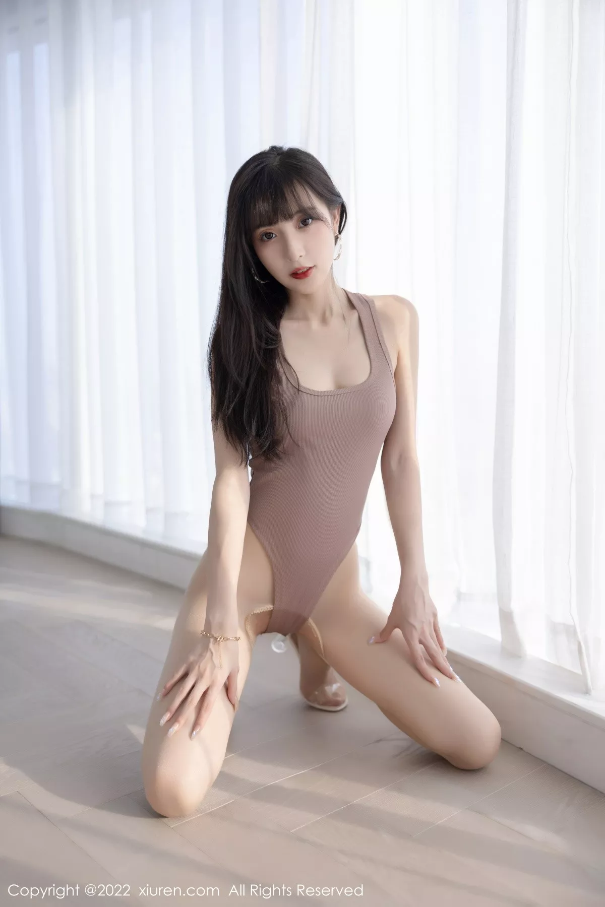 秀人集.com_[XiuRen秀人网]No.5724_模特林星阑性感咖啡色高开叉服配白色短裙秀曼妙身姿诱惑写真93P