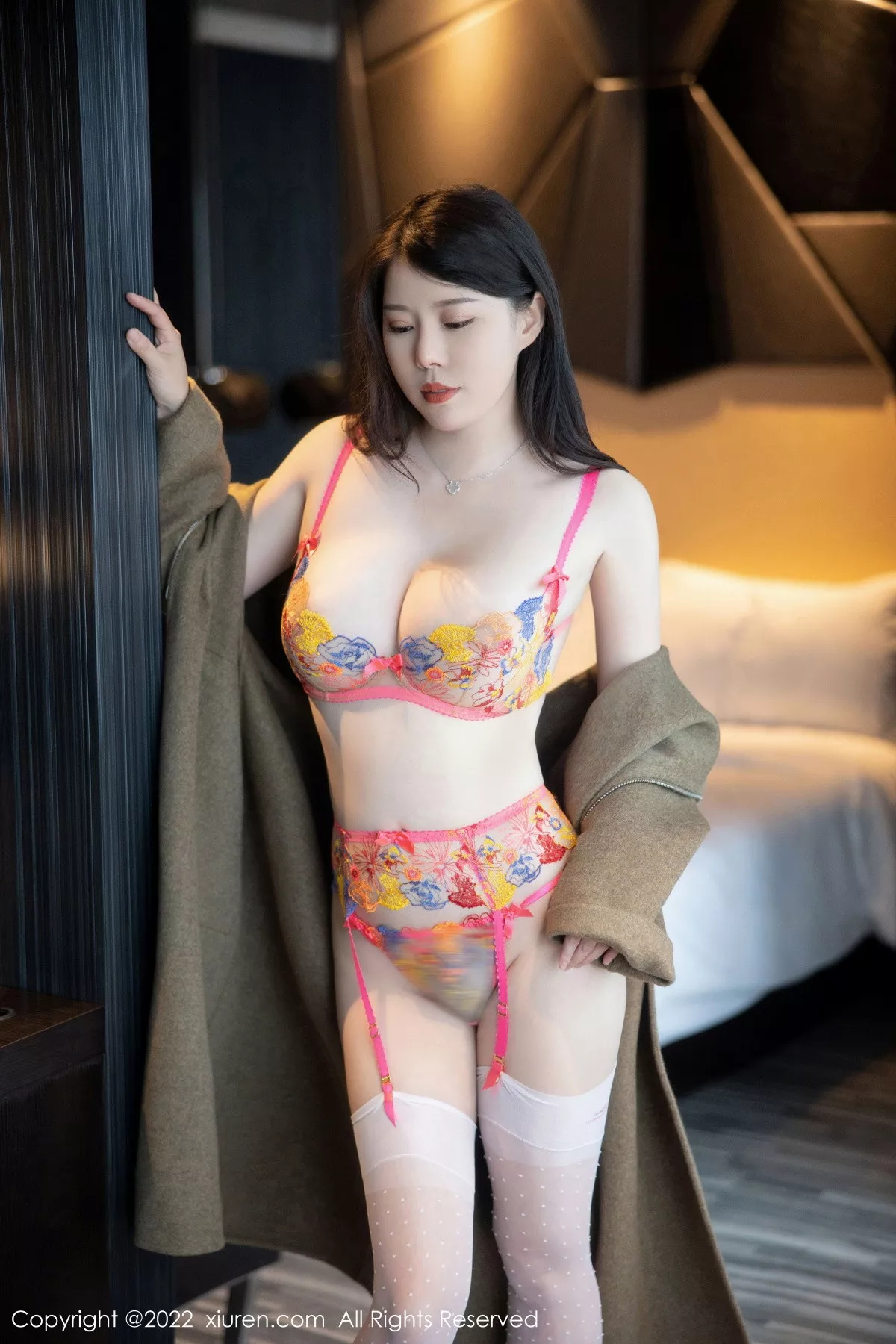 秀人集.com_[XiuRen秀人网]No.5723_模特白茹雪脱外套露性感轻透蕾丝内衣配白丝吊袜撩人诱惑写真79P