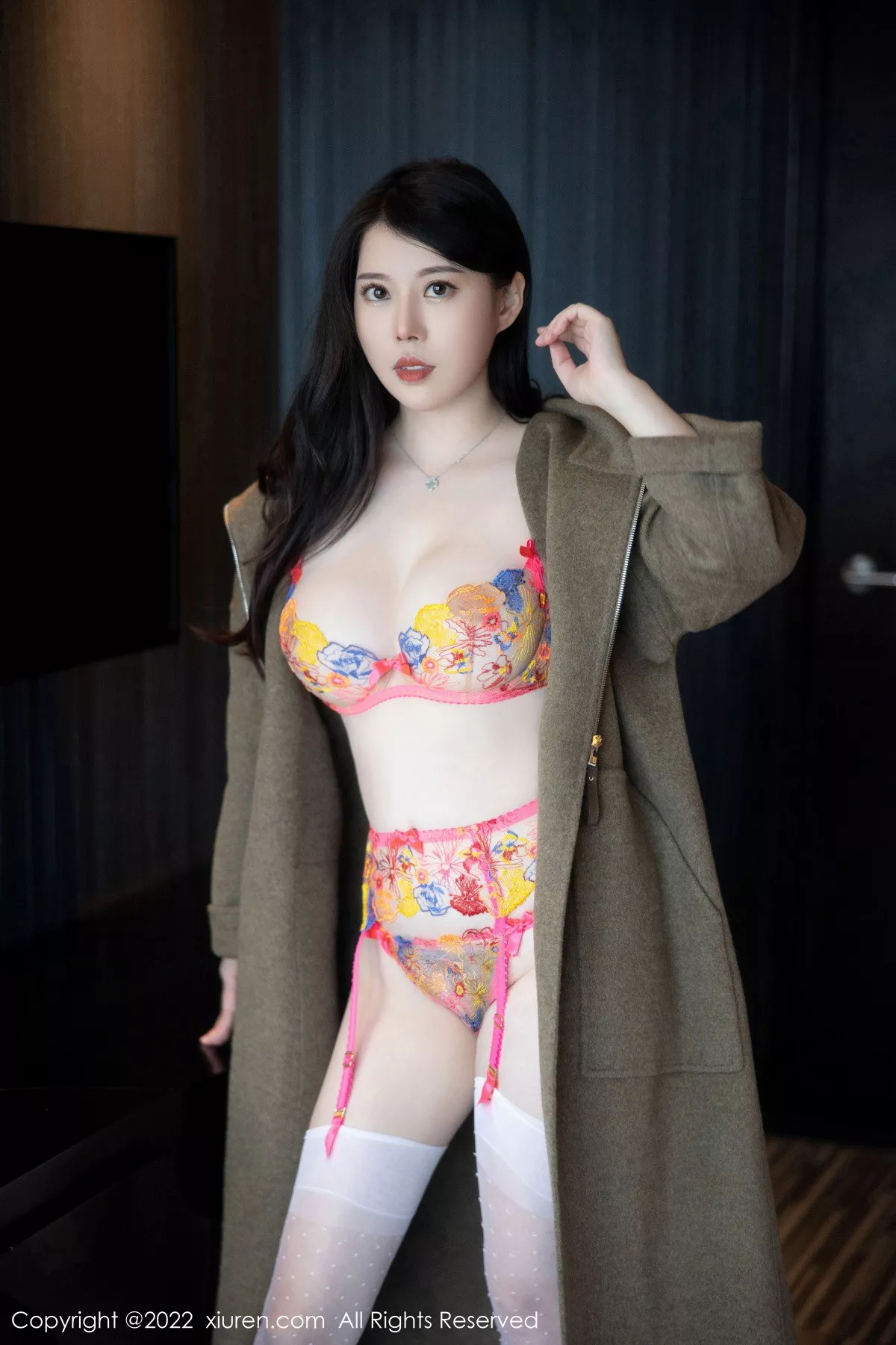 秀人集.com_[XiuRen秀人网]No.5723_模特白茹雪脱外套露性感轻透蕾丝内衣配白丝吊袜撩人诱惑写真79P