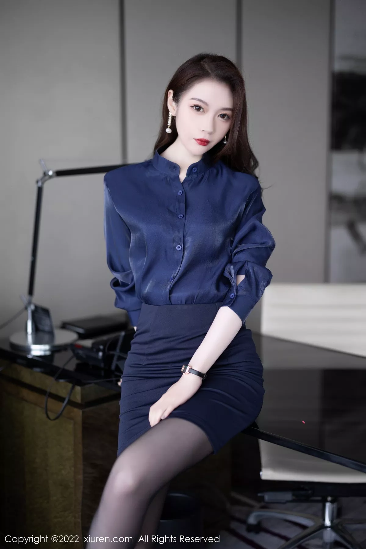 秀人集.com_[XiuRen秀人网]No.5729_模特梦心玥心愿旅拍脱深蓝上衣露性感内衣配超薄黑丝诱惑写真91P