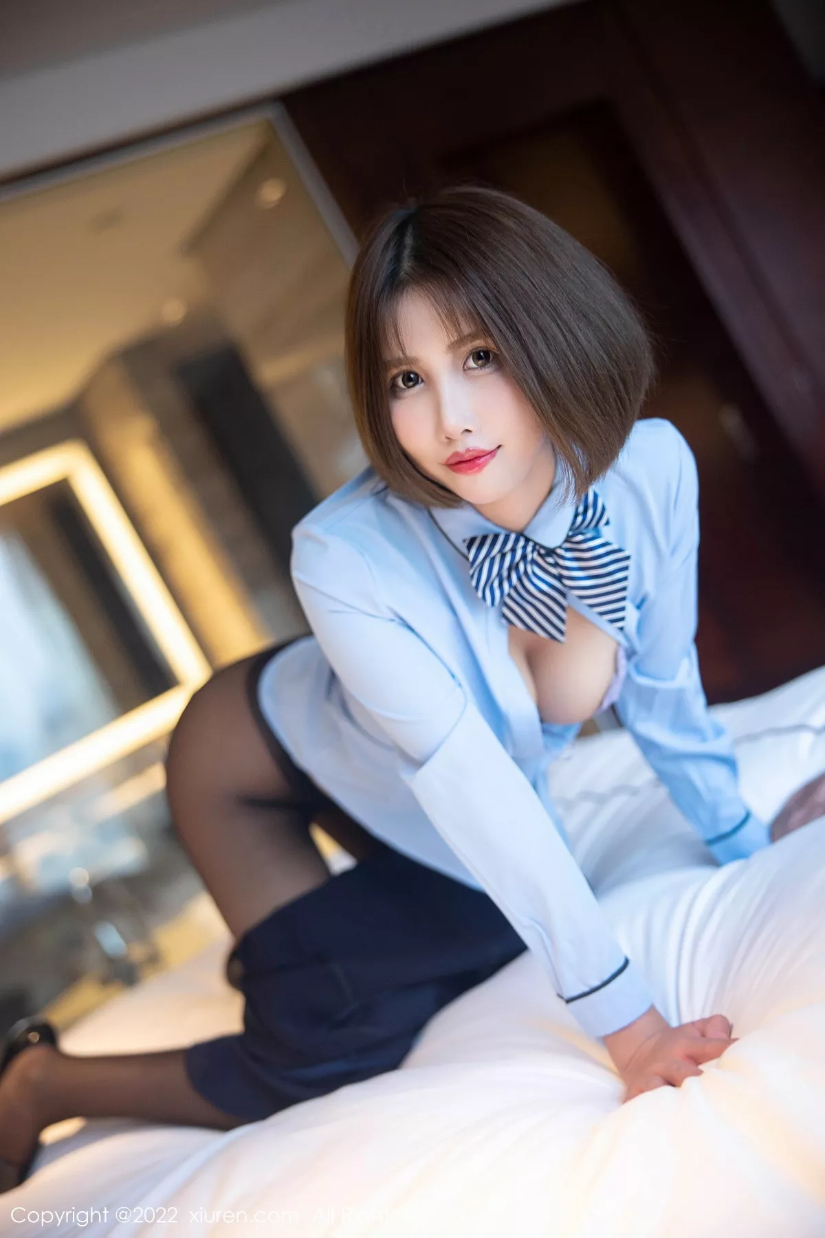 秀人集.com_[XiuRen秀人网]No.5727_模特宋愉愉脱性感深蓝短裙制服露蕾丝内衣配超薄黑丝诱惑写真85P