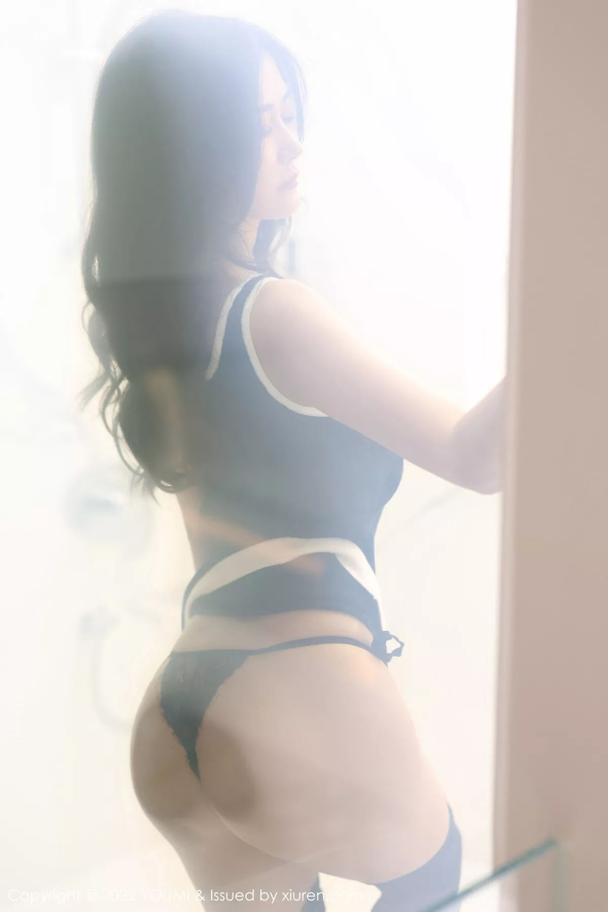 秀人集.com_[YouMi尤蜜荟]Vol.855_模特laura阿姣私房脱黑色上衣露性感黑色蕾丝内衣完美诱惑写真79P