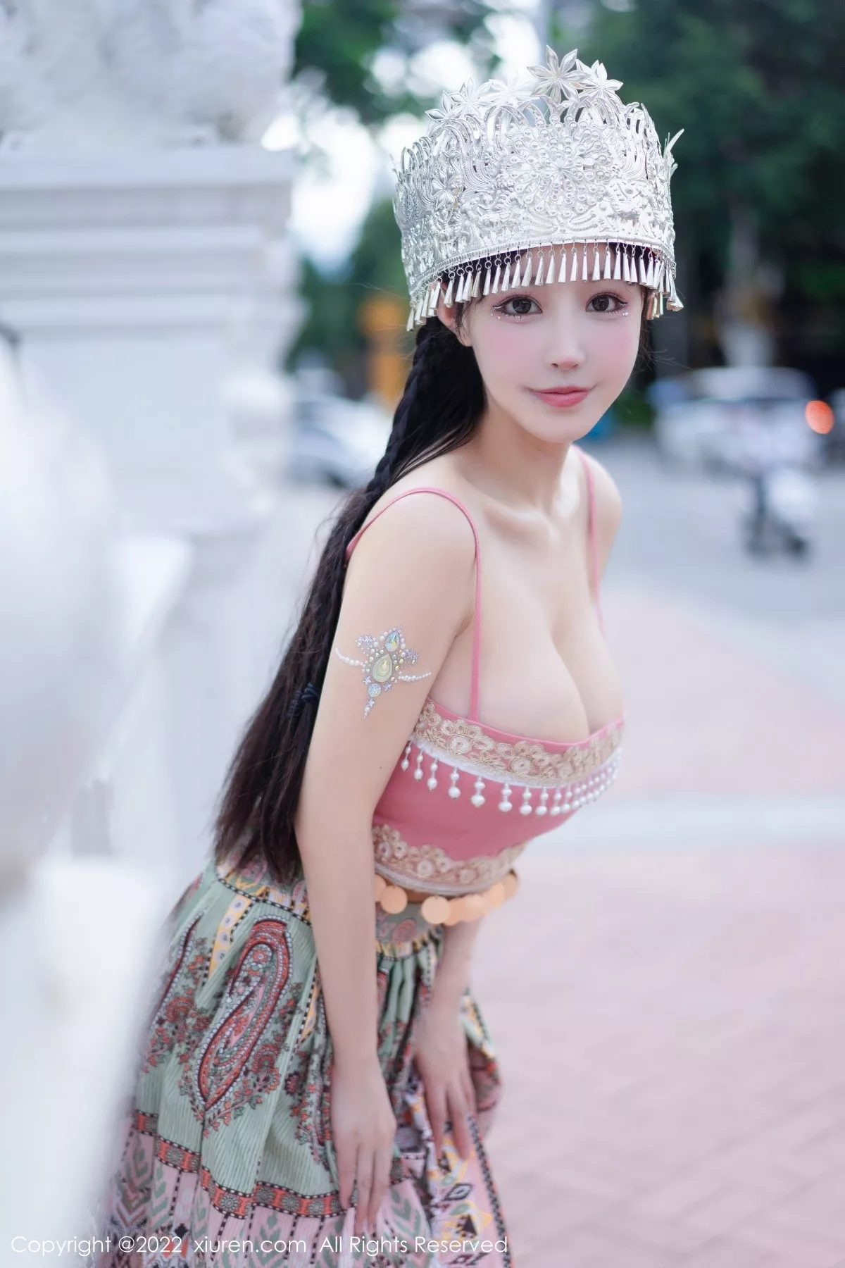 秀人集.com_[XiuRen秀人网]No.5615_女神朱可儿Flora民族服饰装扮性感粉色吊带露傲人豪乳诱惑写真70P