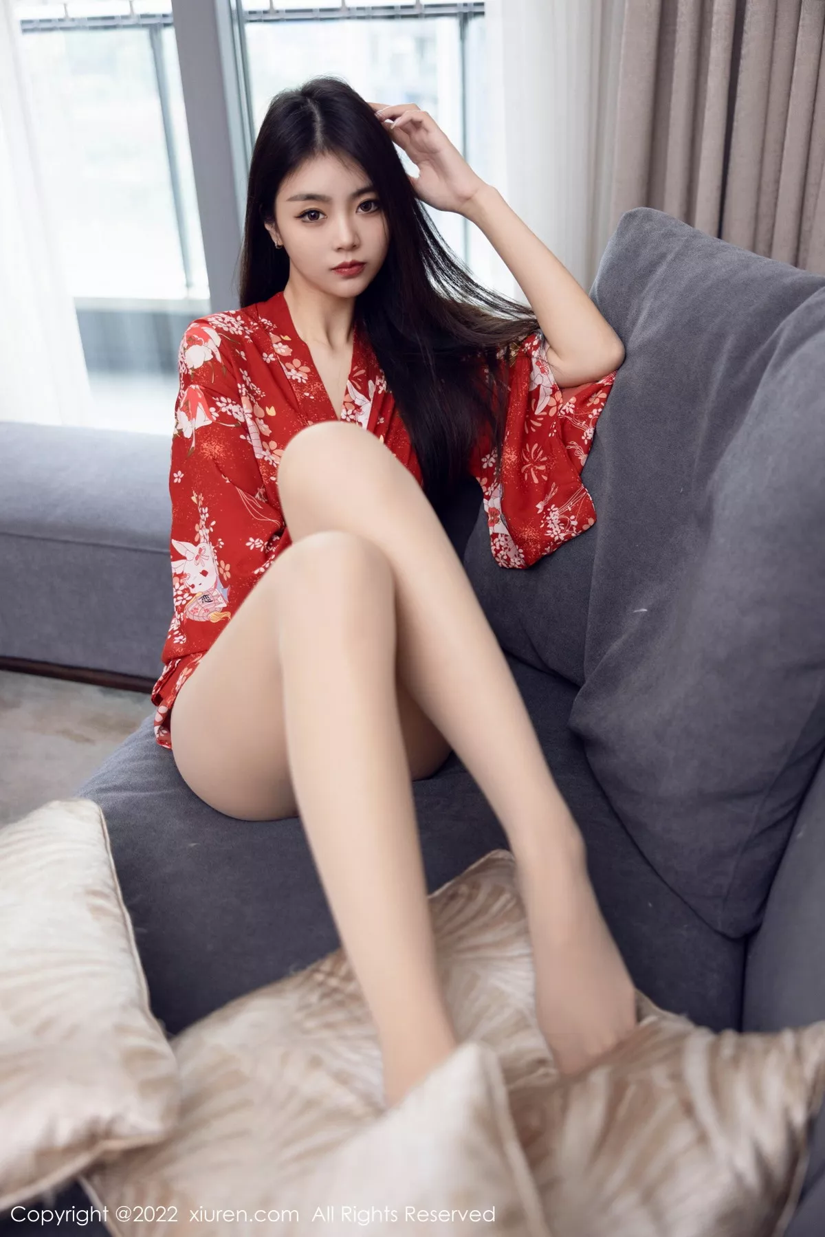 秀人集.com_[XiuRen秀人网]No.5736_模特可乐Vicky红色图案服饰配超薄无内肉丝秀翘臀美腿诱惑写真53P