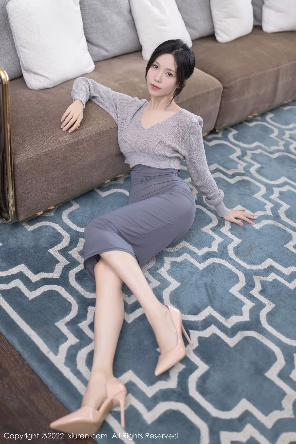 秀人集.com_[XiuRen秀人网]No.5620_模特利世情节拍摄性感灰色毛线上衣配长裙秀完美身材诱惑写真82P