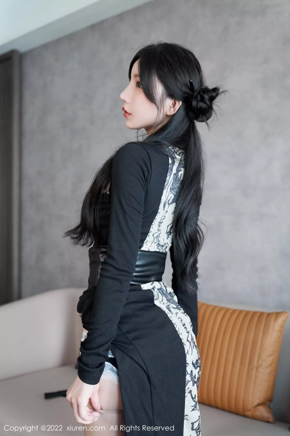 秀人集.com_[XiuRen秀人网]No.5623_女神周于希Sally性感拼色连衣裙配超薄开档肉丝绝美诱惑写真94P