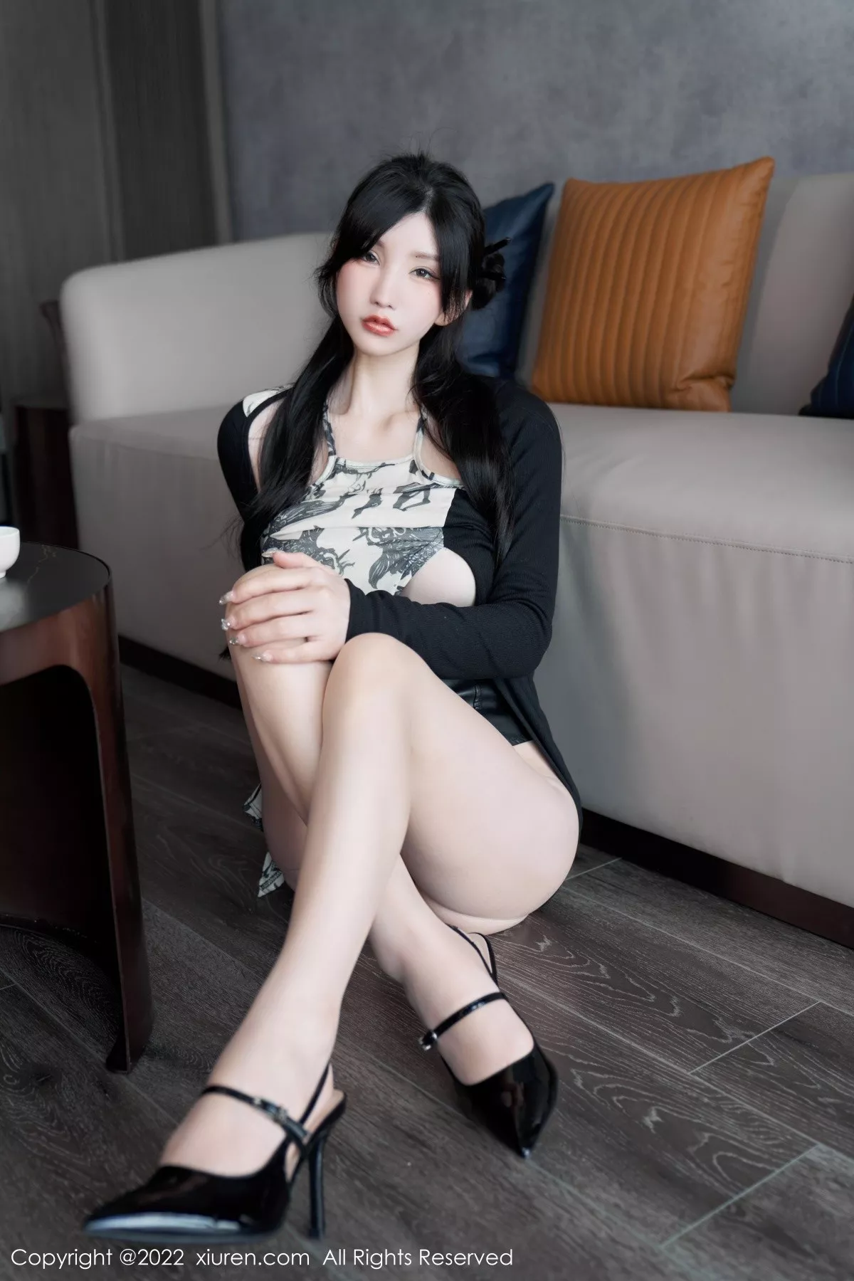 秀人集.com_[XiuRen秀人网]No.5623_女神周于希Sally性感拼色连衣裙配超薄开档肉丝绝美诱惑写真94P