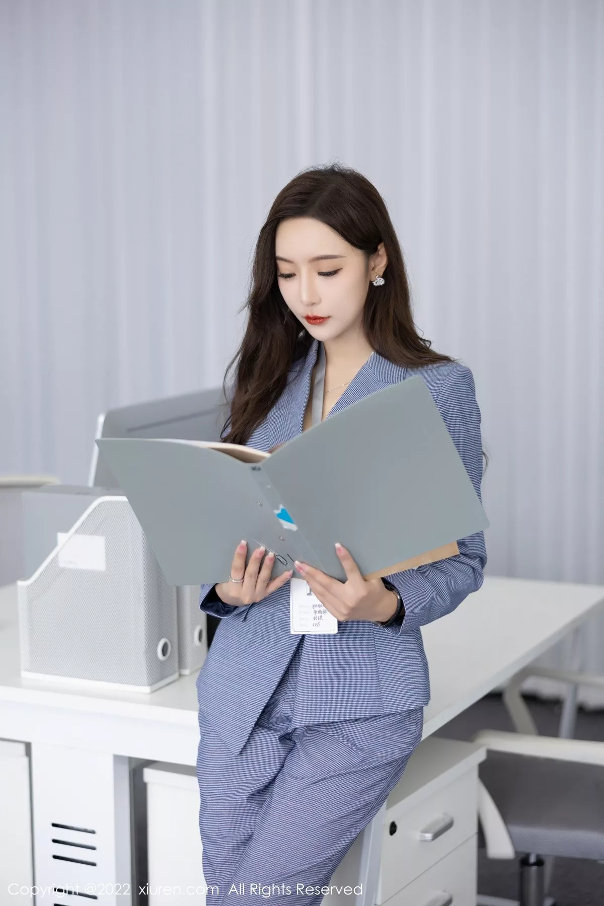 秀人集.com_[XiuRen秀人网]No.5629_女神王馨瑶yanni私房脱蓝灰职业装露性感黑色内衣丰满诱惑写真82P