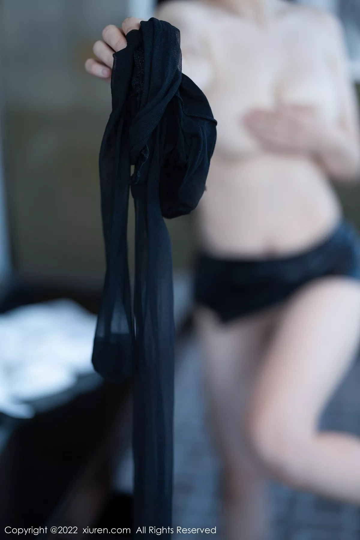 秀人集.com_[XiuRen秀人网]No.5635_女神刘钰儿成都旅拍性感白T配黑短裙露开档黑丝极致魅惑写真74P