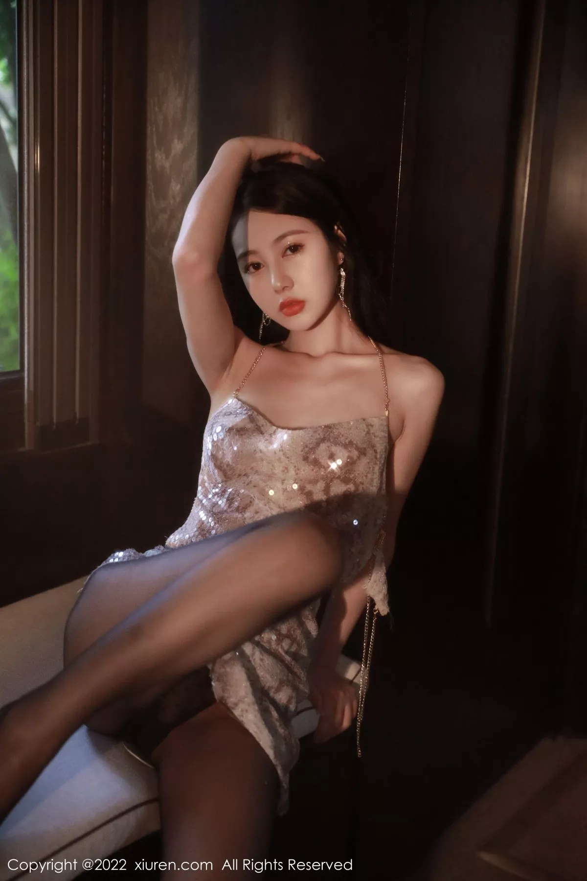 秀人集.com_[XiuRen秀人网]No.5632_模特谢晚晚性感浅色闪亮吊带裙配超薄黑丝秀完美身材诱惑写真91P