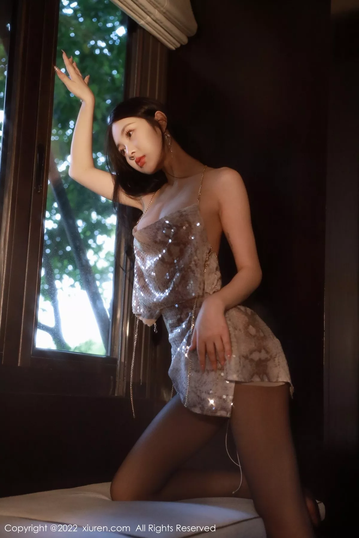 秀人集.com_[XiuRen秀人网]No.5632_模特谢晚晚性感浅色闪亮吊带裙配超薄黑丝秀完美身材诱惑写真91P
