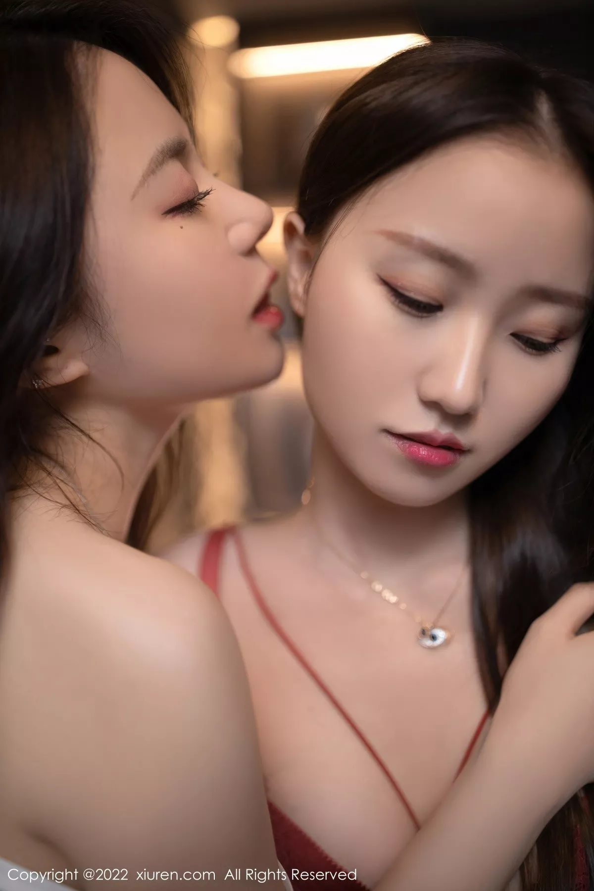 秀人集.com_[XiuRen秀人网]No.5639_模特鱼子酱Fish私房床上淡绿上衣露性感白色内衣迷人诱惑写真80P