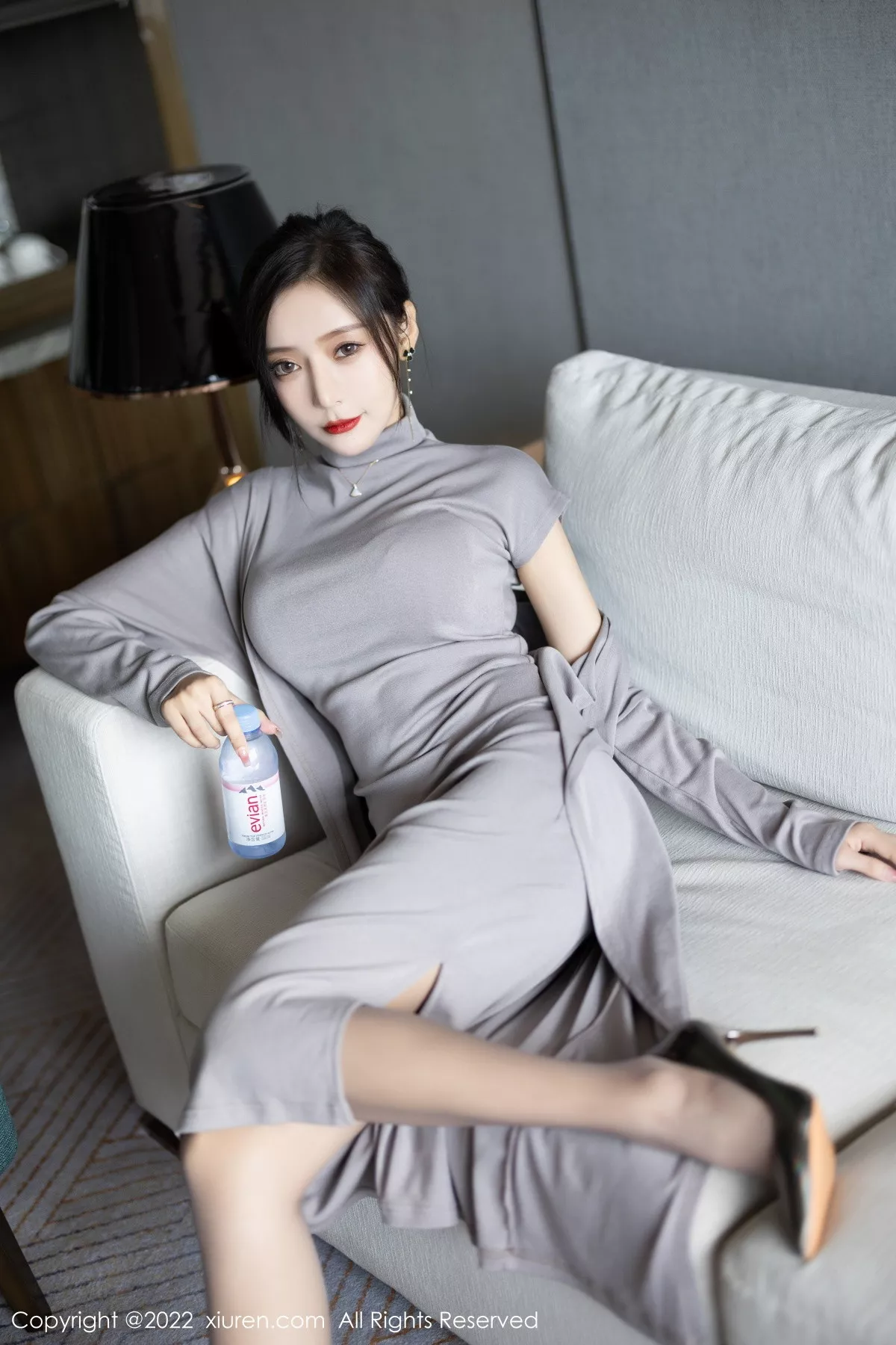 秀人集.com_[XiuRen秀人网]No.5745_女神王馨瑶yanni女学者的反转主题典雅灰色长裙性感迷人写真84P